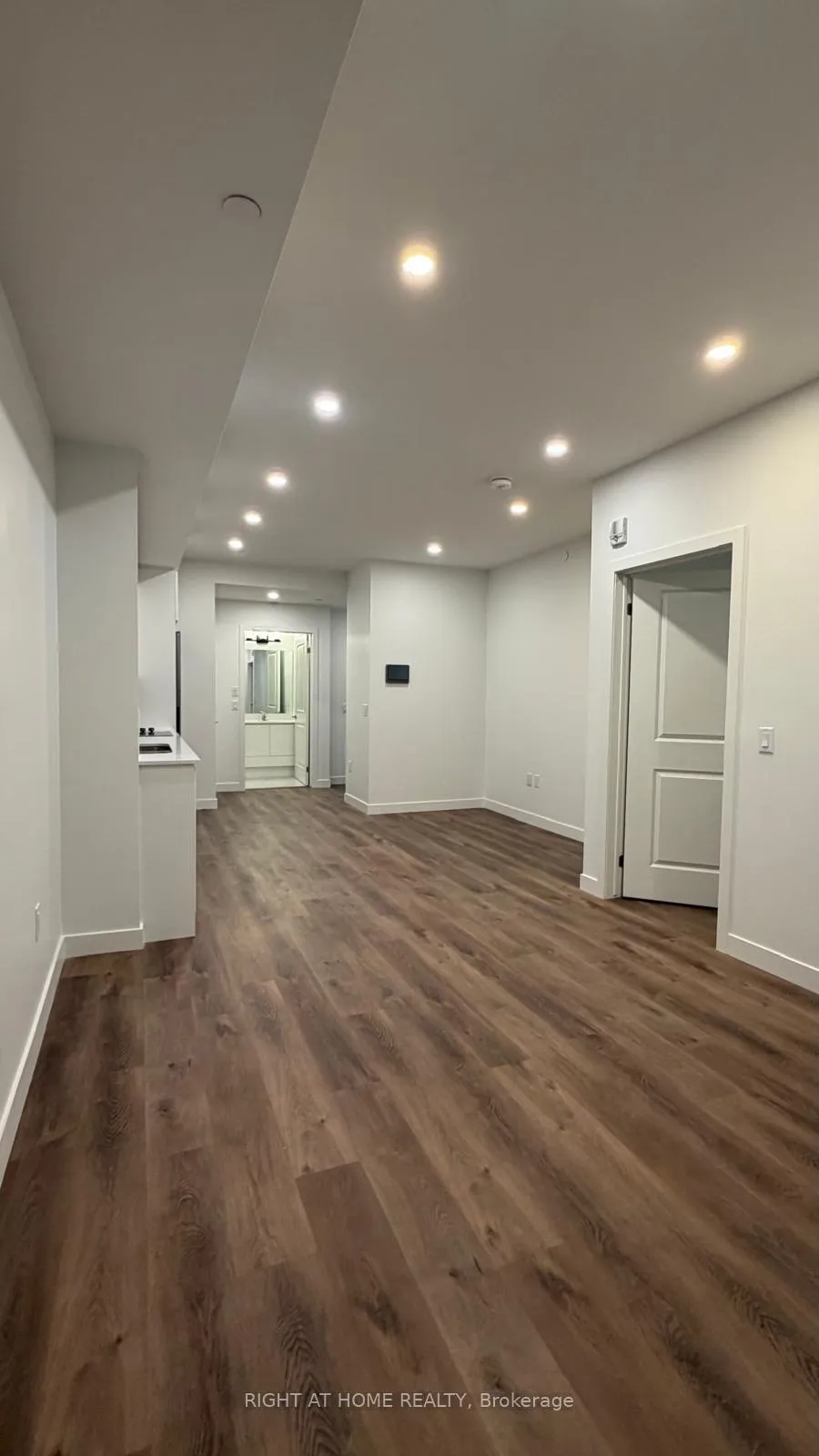 Photo 17 of Unit 821, 461 Green St St, Hamilton, Lakeshore — HOMEH
