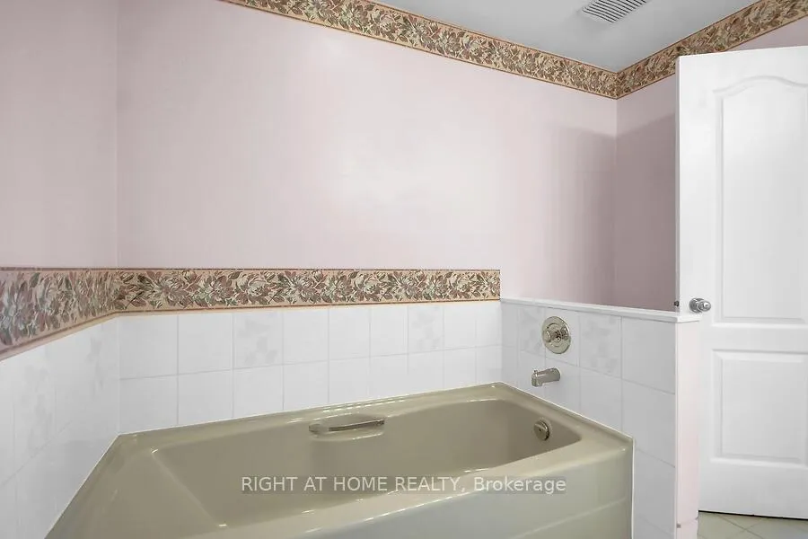 Photo 26 of Unit 17, 38 Kettering, Ottawa, Hunt Club/Western Community — HOMEH