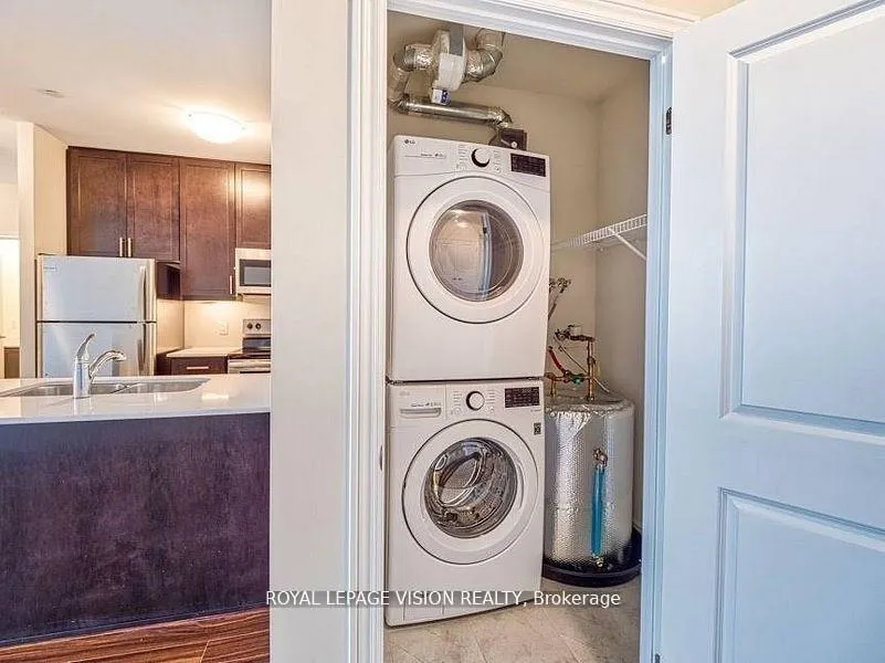 Photo 3 of Unit 605, 39 New Delhi Drive, Markham, Cedarwood — HOMEH