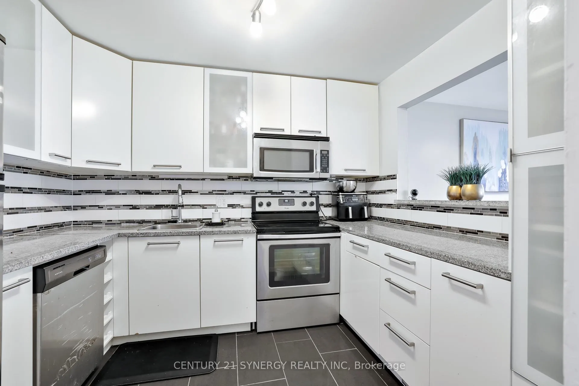 Photo 12 of Unit 17, 3415 Uplands Drive, Ottawa, Hunt Club — HOMEH