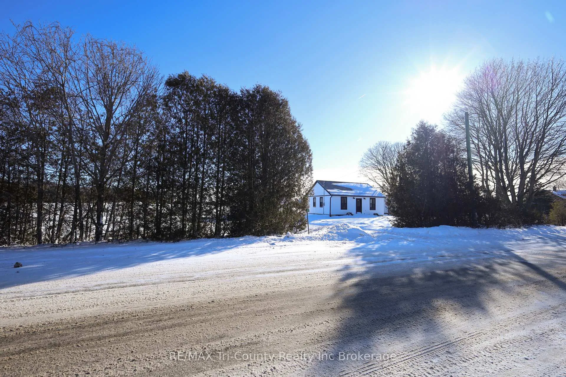 Photo 3 of 564 5th Concession ENR Road, Norfolk, Rural Houghton — HOMEH