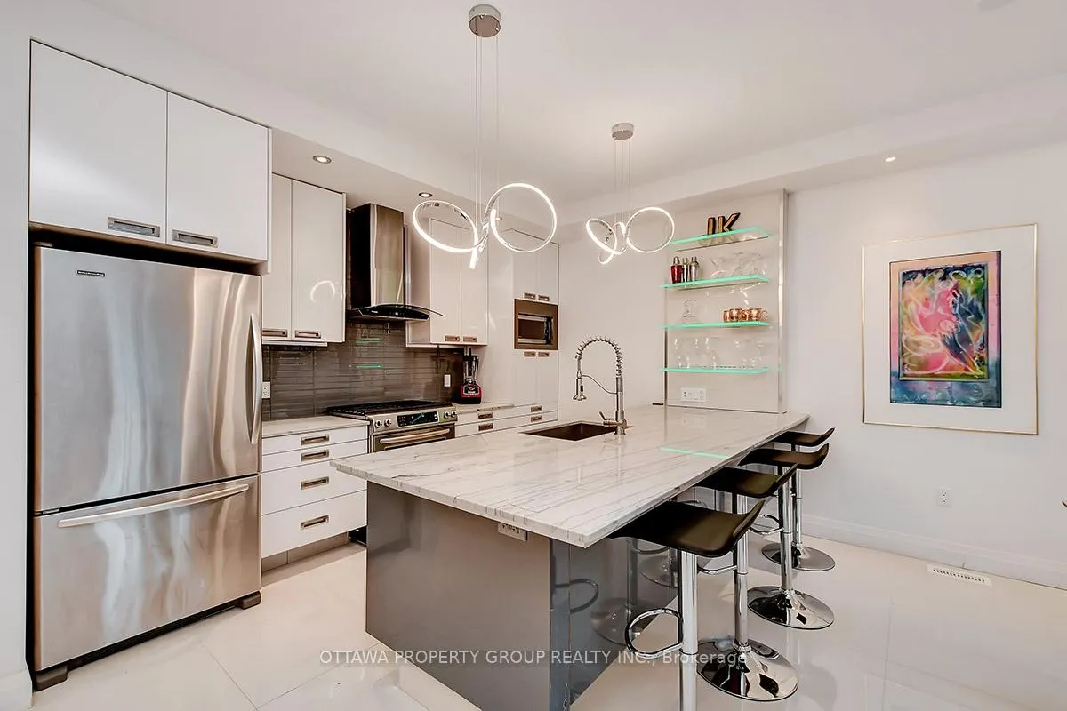 Photo 5 of Unit A, 10 Chestnut Street, Ottawa, Ottawa East — HOMEH