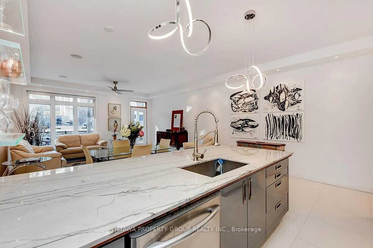 Photo 6 of Unit A, 10 Chestnut Street, Ottawa, Ottawa East — HOMEH