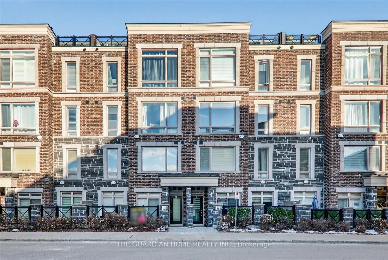 Front of Unit 609, 50 Dunsheath Way