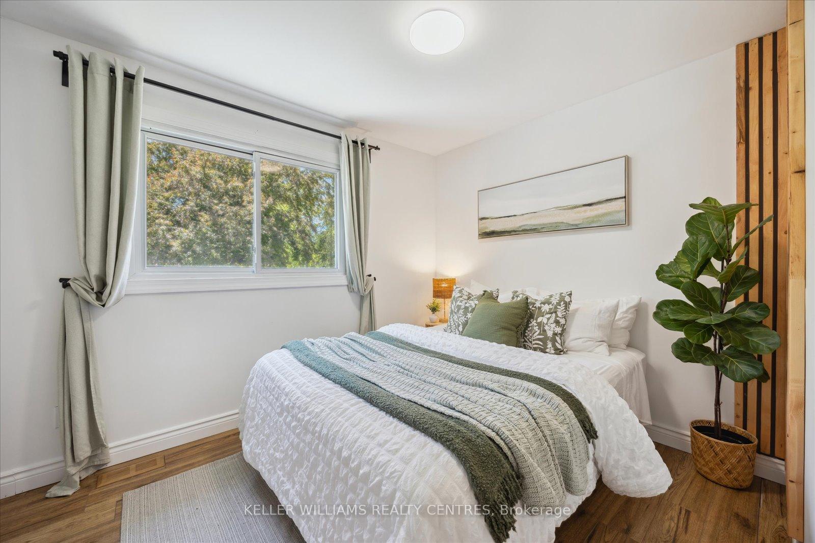 Photo 12 of 26 Evans Avenue, Georgina, Sutton & Jackson's Point — HOMEH