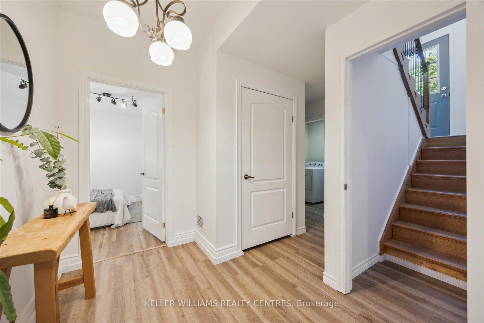 Photo 15 of 26 Evans Avenue, Georgina, Sutton & Jackson's Point — HOMEH
