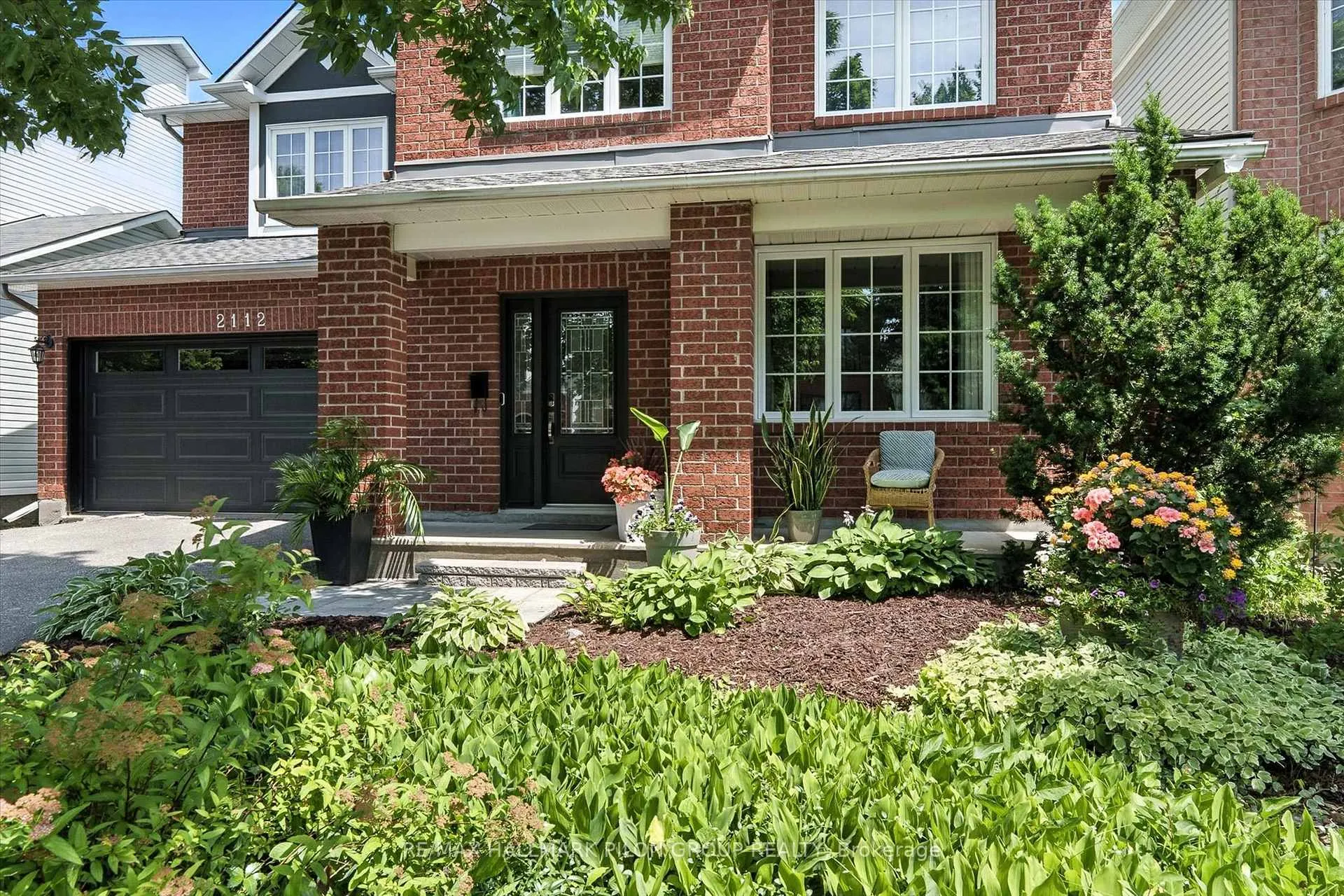 Photo 2 of 2112 Sandy Oaks Drive, Ottawa, Chapel Hill South - Orleans Village — HOMEH