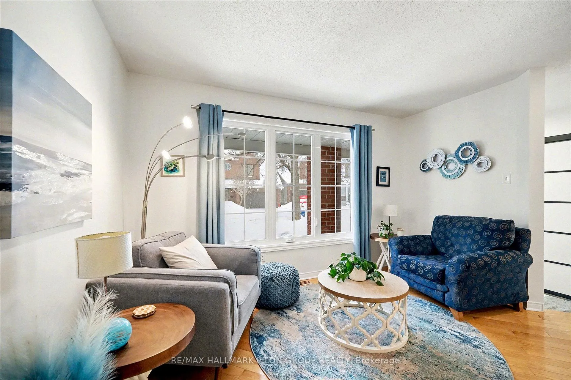 Photo 4 of 2112 Sandy Oaks Drive, Ottawa, Chapel Hill South - Orleans Village — HOMEH