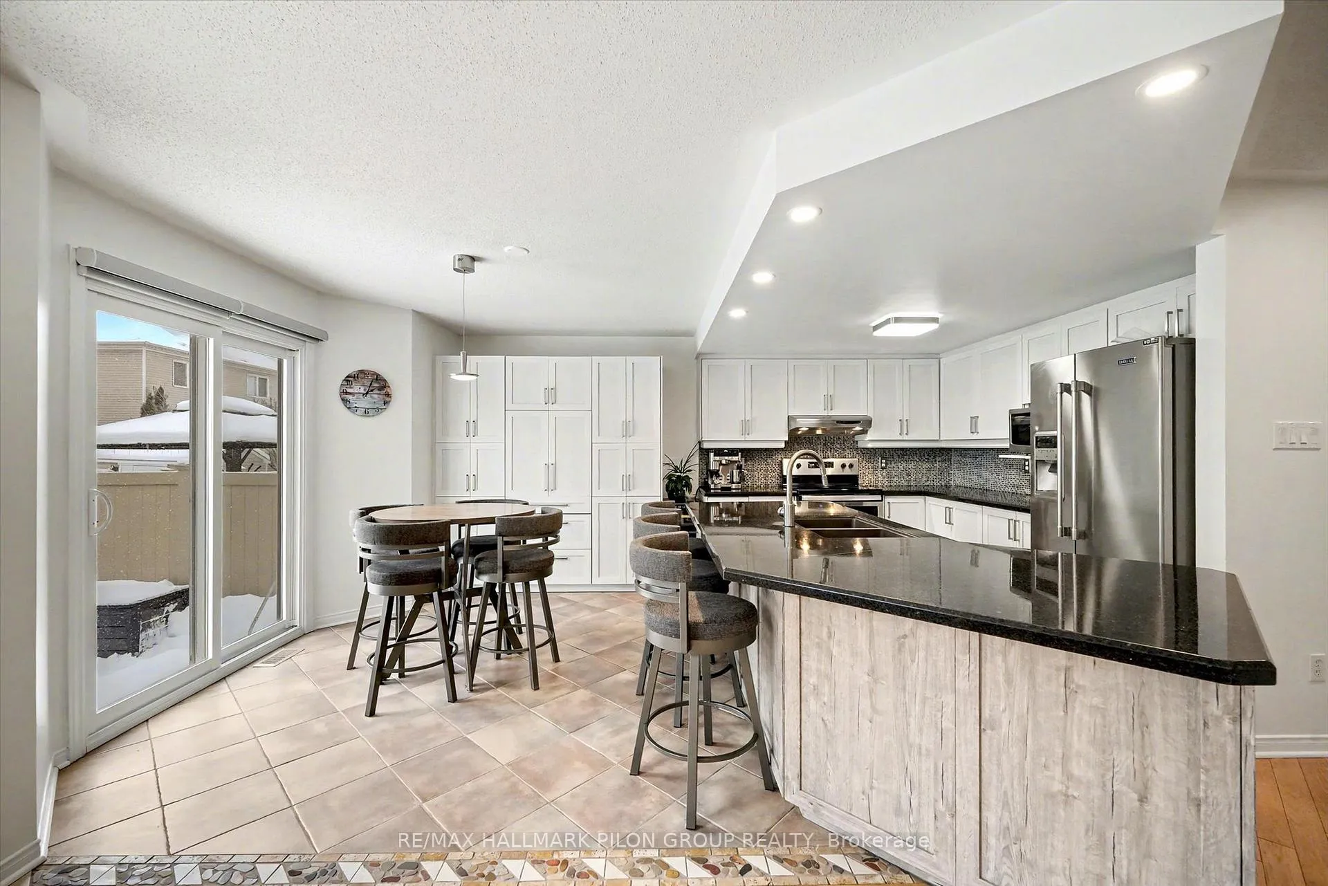 Photo 7 of 2112 Sandy Oaks Drive, Ottawa, Chapel Hill South - Orleans Village — HOMEH