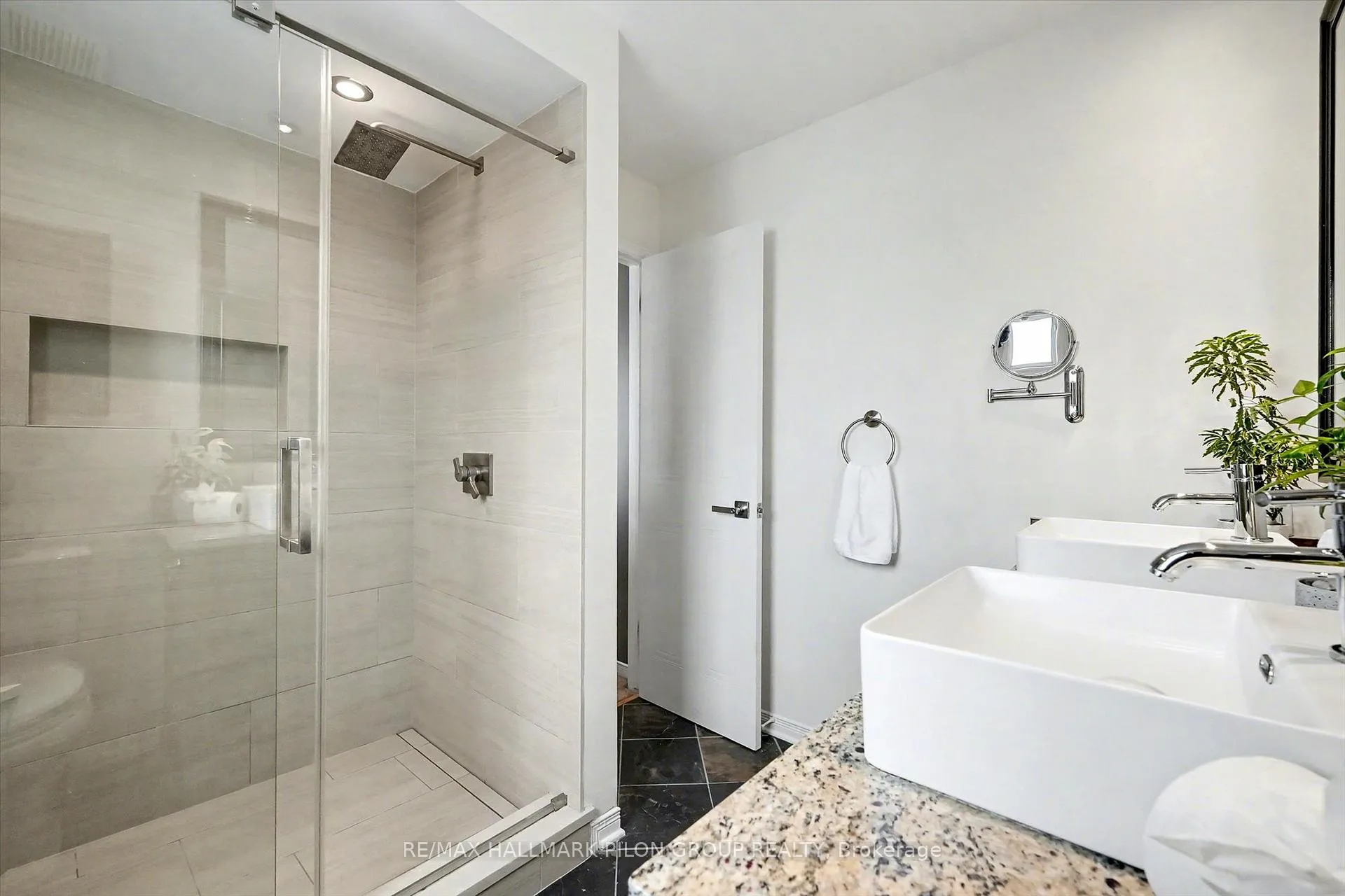 Photo 20 of 2112 Sandy Oaks Drive, Ottawa, Chapel Hill South - Orleans Village — HOMEH