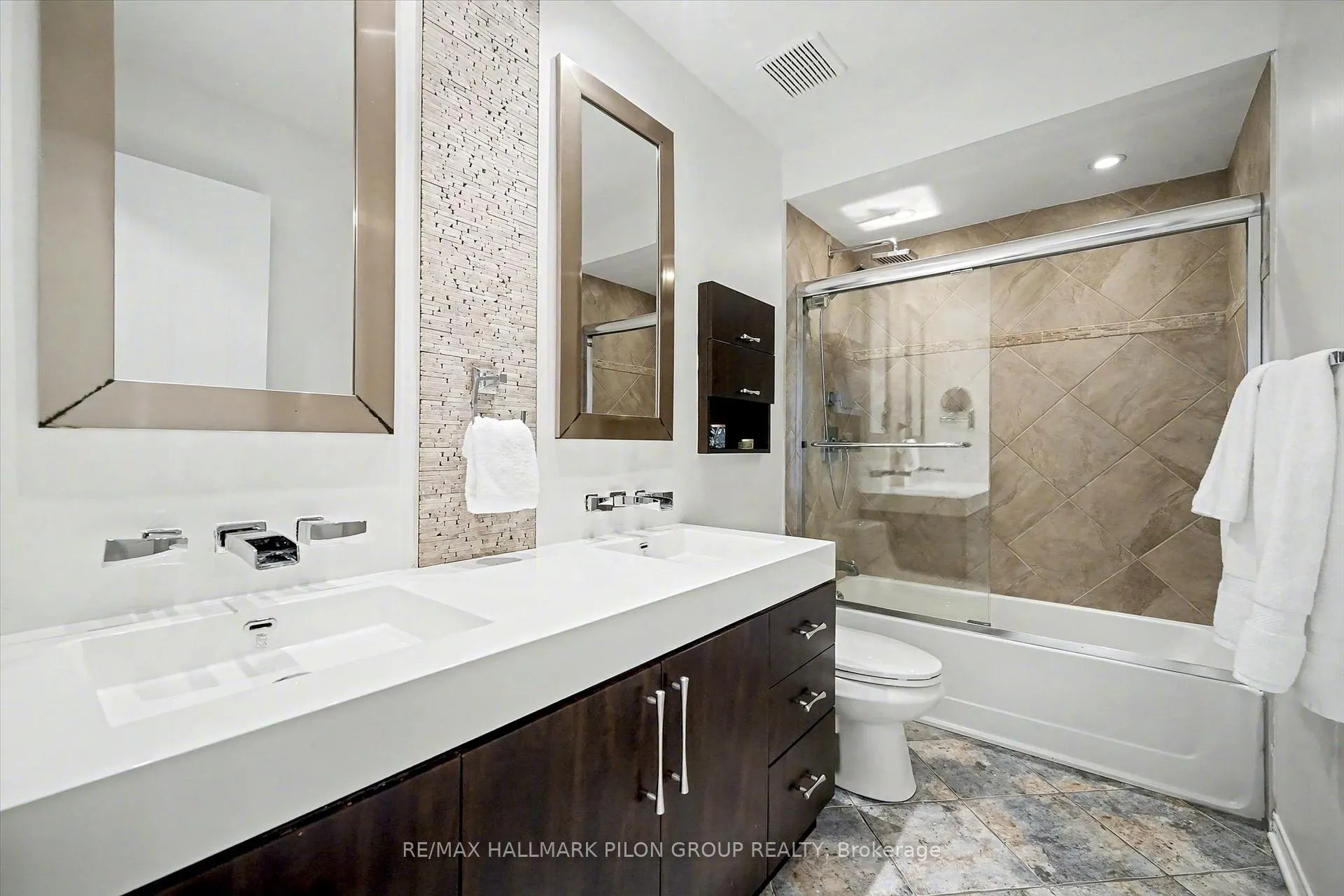 Photo 23 of 2112 Sandy Oaks Drive, Ottawa, Chapel Hill South - Orleans Village — HOMEH