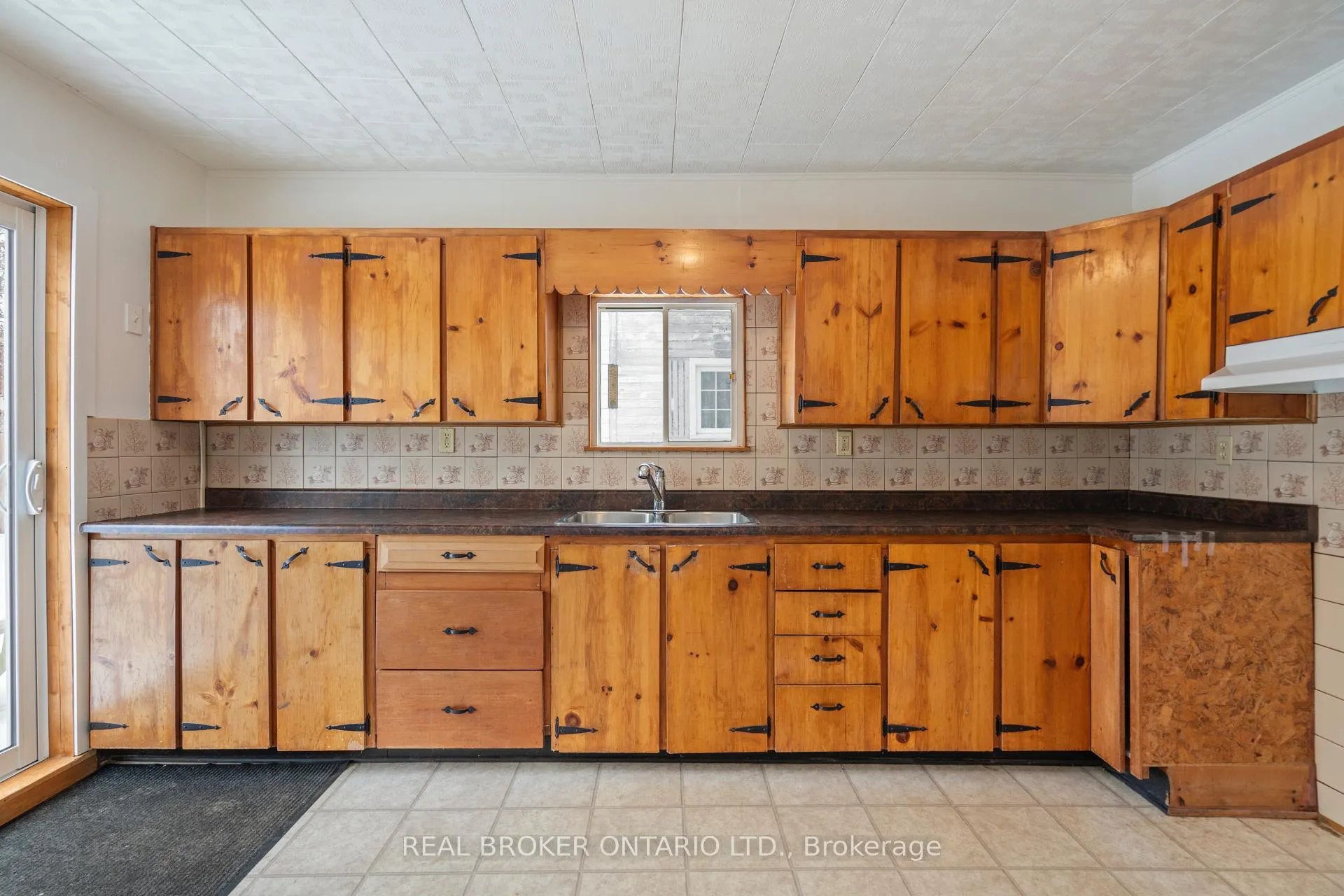 Photo 12 of 134 Catharine Street, Carleton Place — HOMEH