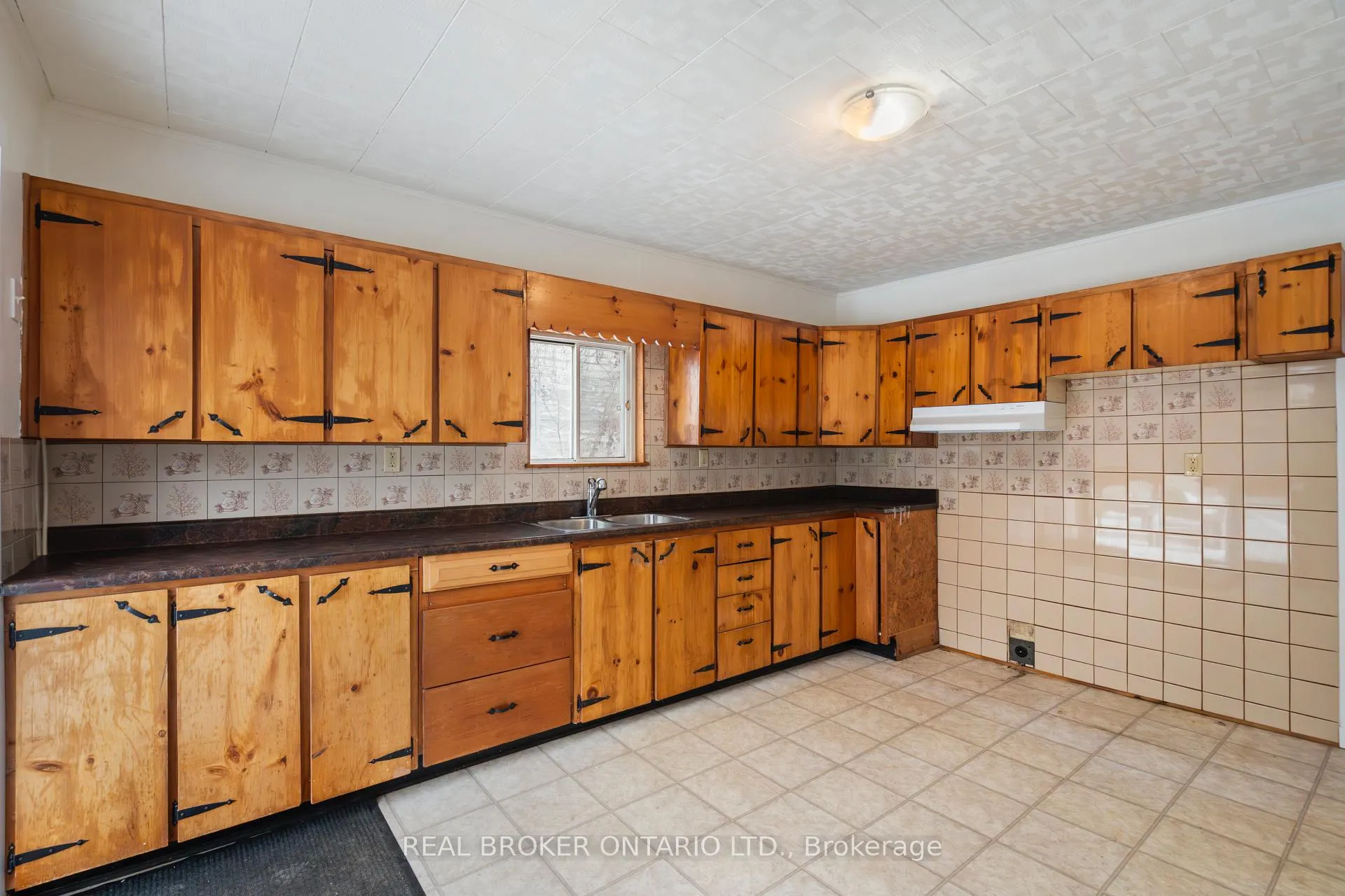 Photo 13 of 134 Catharine Street, Carleton Place — HOMEH