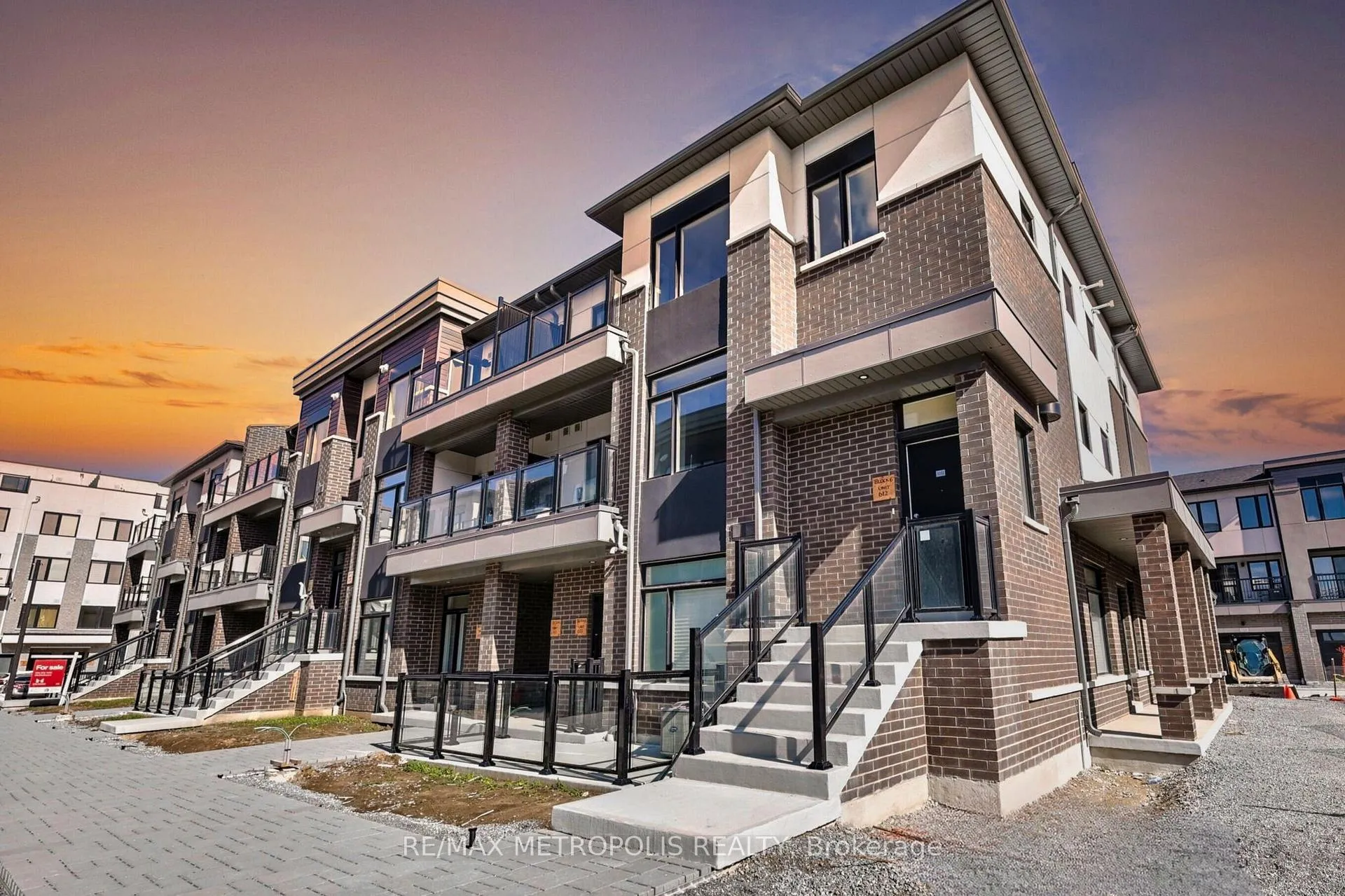 Front of Unit 1012, 1695 Dersan Street