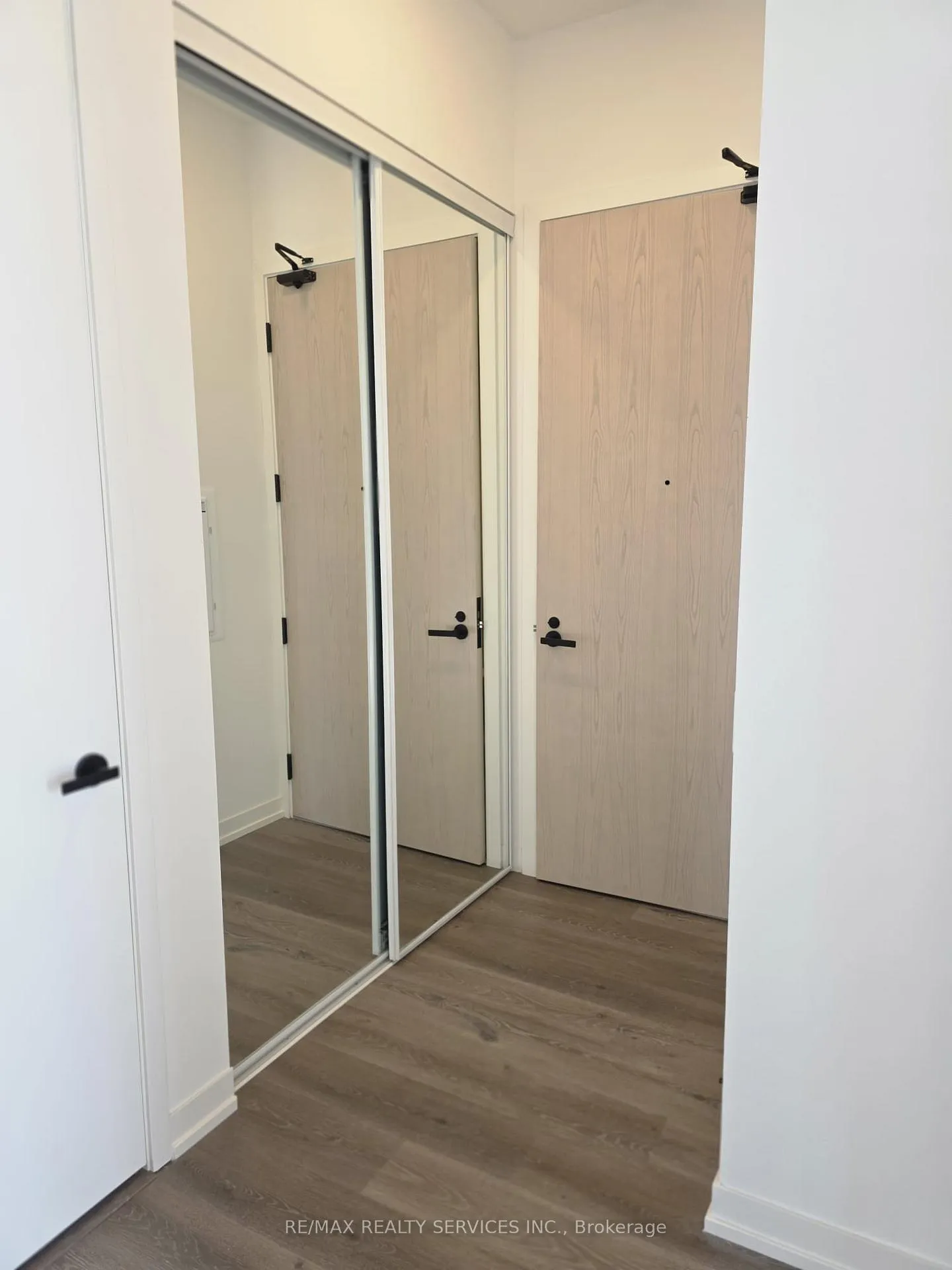 Photo 3 of Unit 1912, 28 Interchange Way, Vaughan, Vaughan Corporate Centre — HOMEH