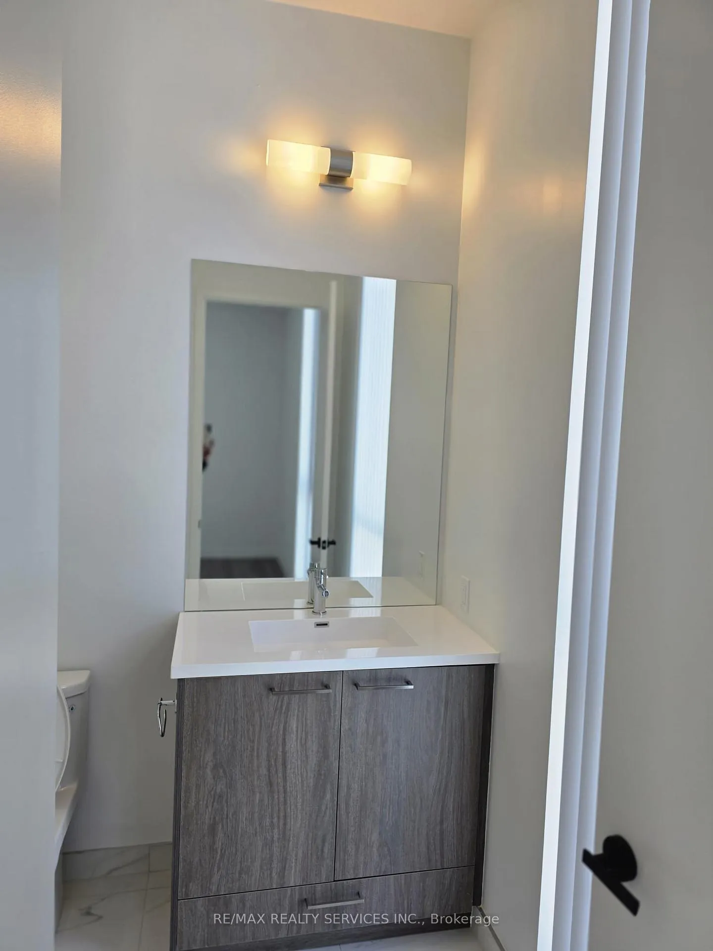 Photo 14 of Unit 1912, 28 Interchange Way, Vaughan, Vaughan Corporate Centre — HOMEH