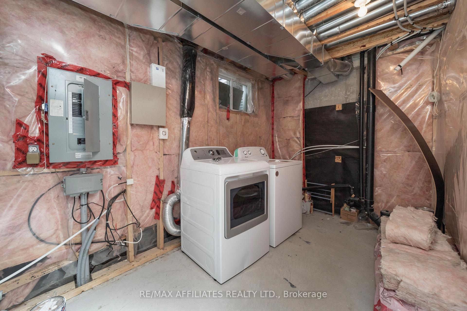 Photo 5 of 205 Kennevale Drive, Ottawa, Barrhaven - Cedargrove/Fraserdale — HOMEH
