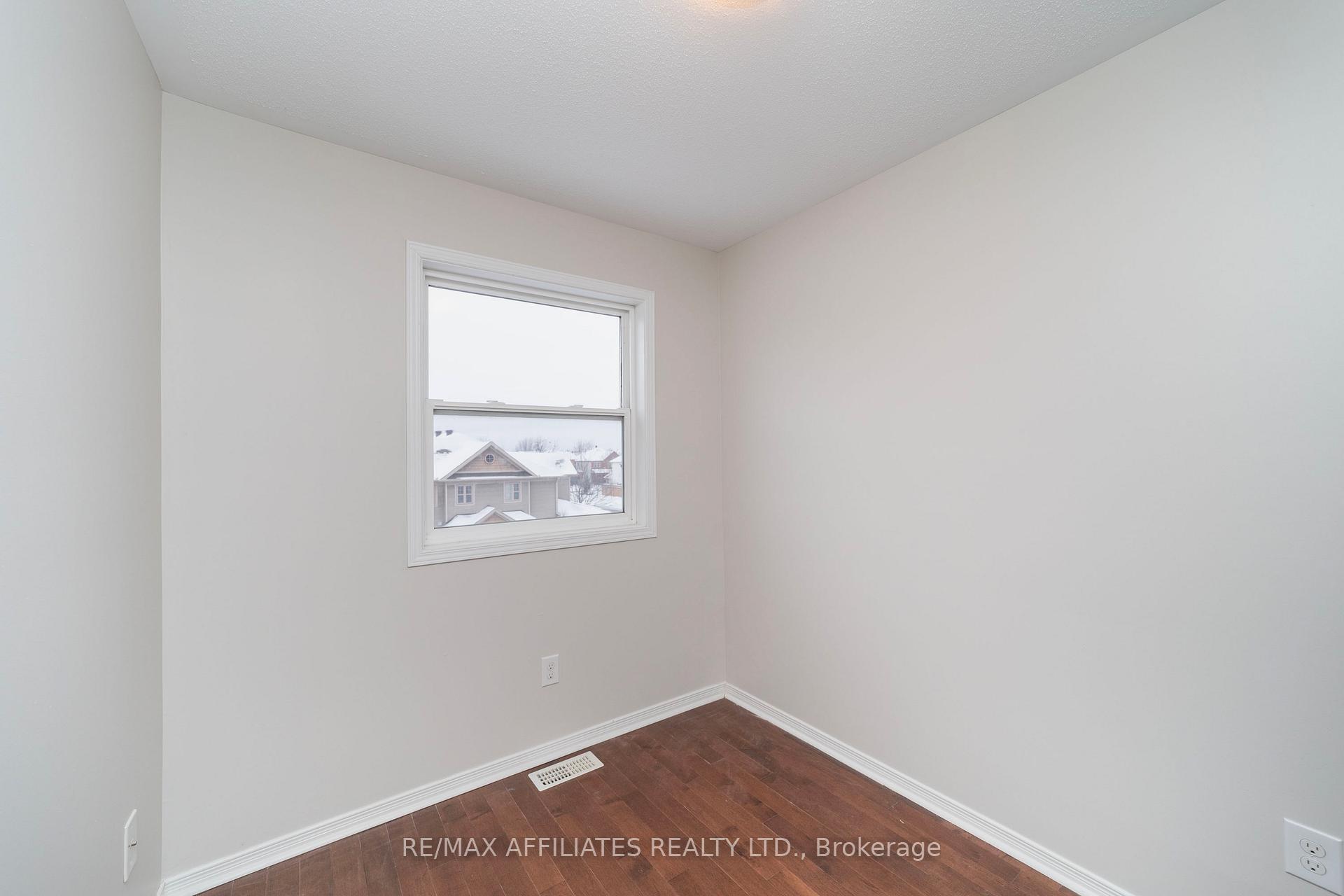 Photo 7 of 205 Kennevale Drive, Ottawa, Barrhaven - Cedargrove/Fraserdale — HOMEH