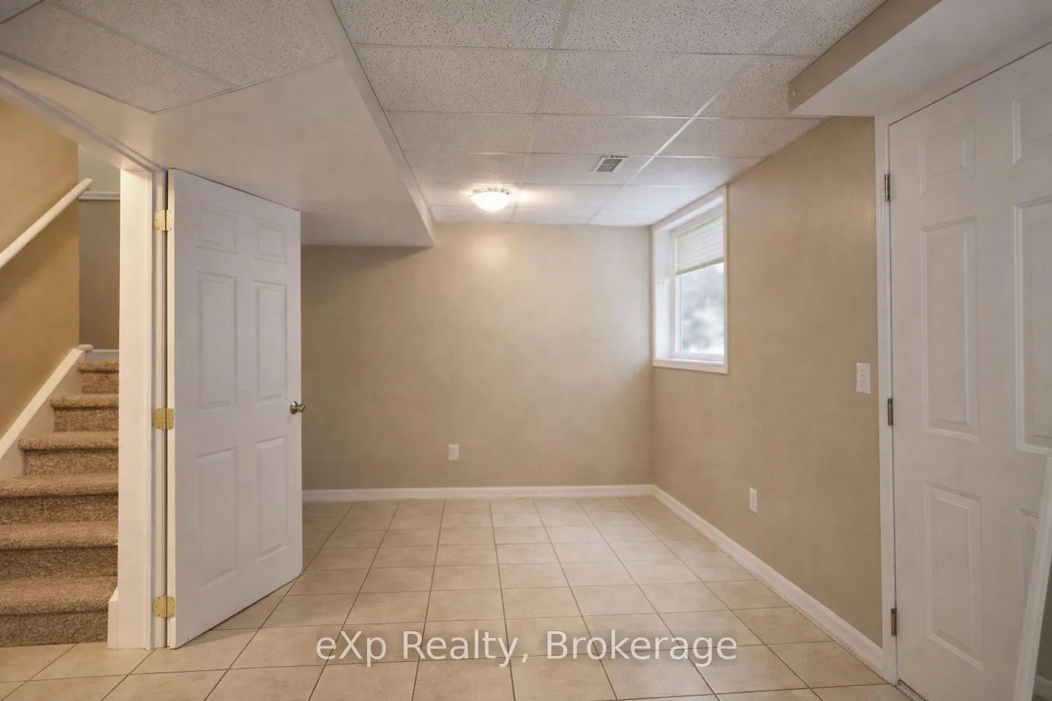 Photo 7 of Unit 5, 142 York Road, Guelph, St. Patrick's Ward — HOMEH