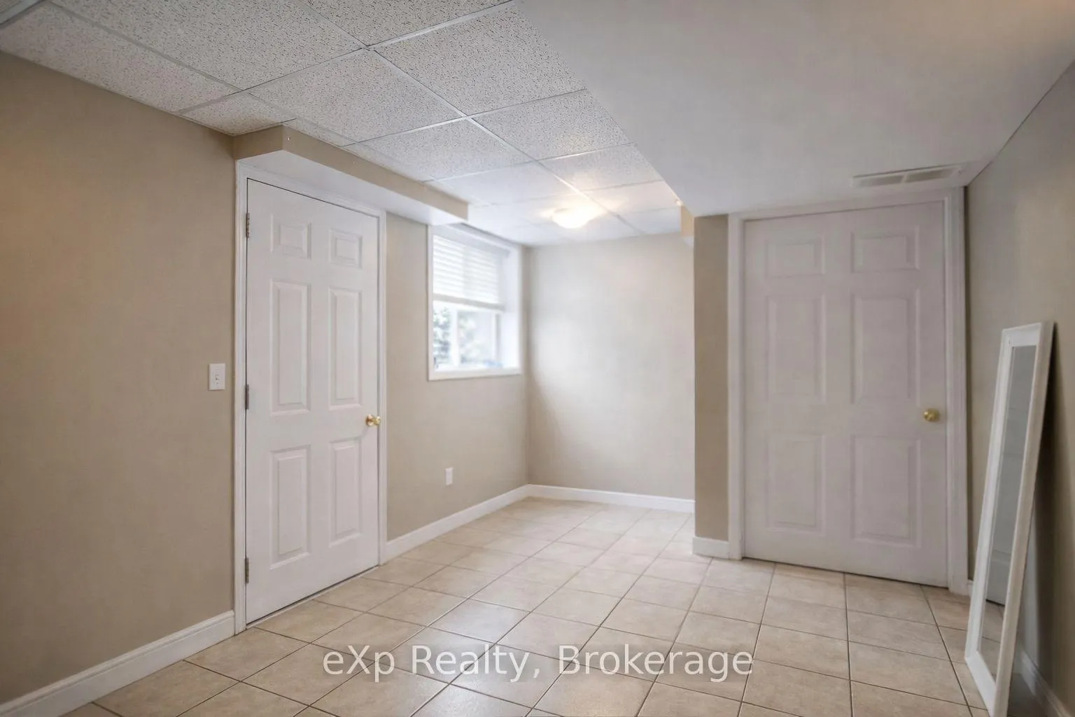 Photo 8 of Unit 5, 142 York Road, Guelph, St. Patrick's Ward — HOMEH