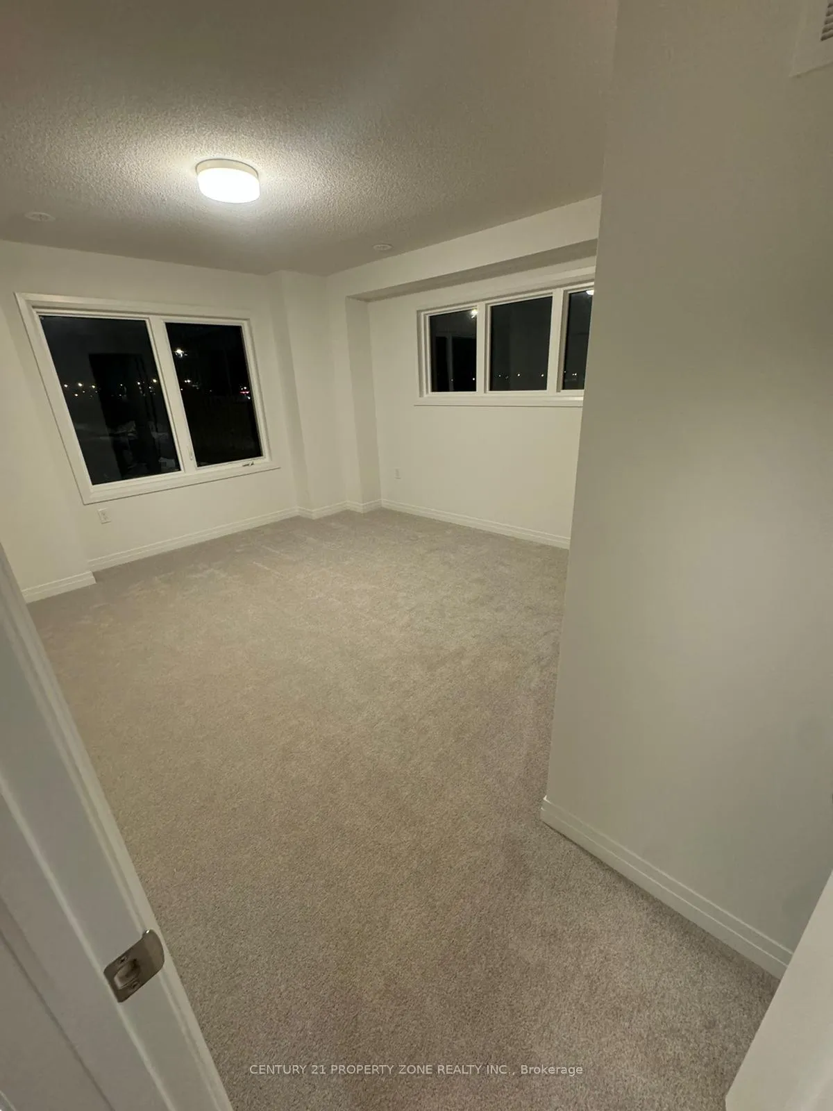 Photo 5 of Unit upper, 2 Timber fall Drive, Brampton, Northwest Brampton — HOMEH