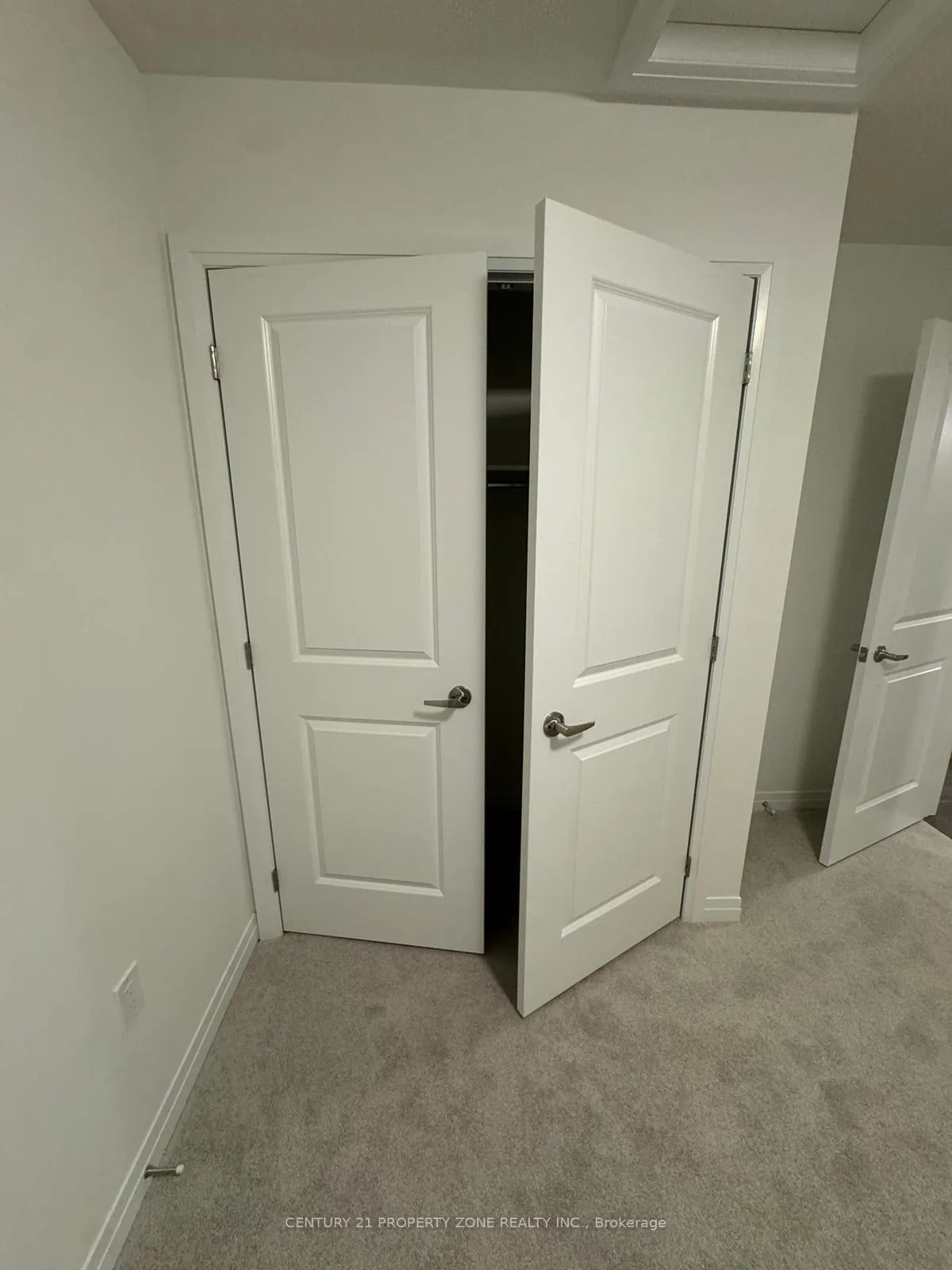 Photo 10 of Unit upper, 2 Timber fall Drive, Brampton, Northwest Brampton — HOMEH