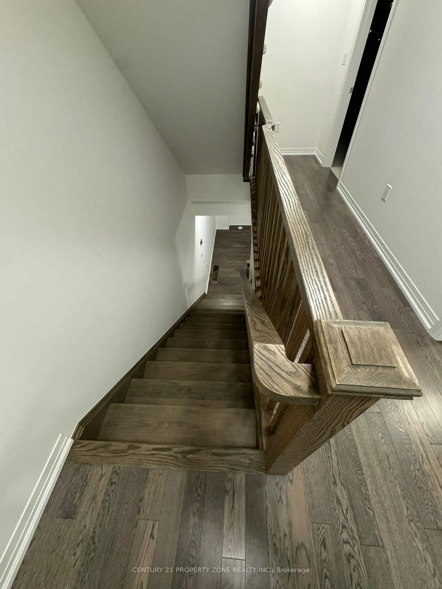 Photo 14 of Unit upper, 2 Timber fall Drive, Brampton, Northwest Brampton — HOMEH