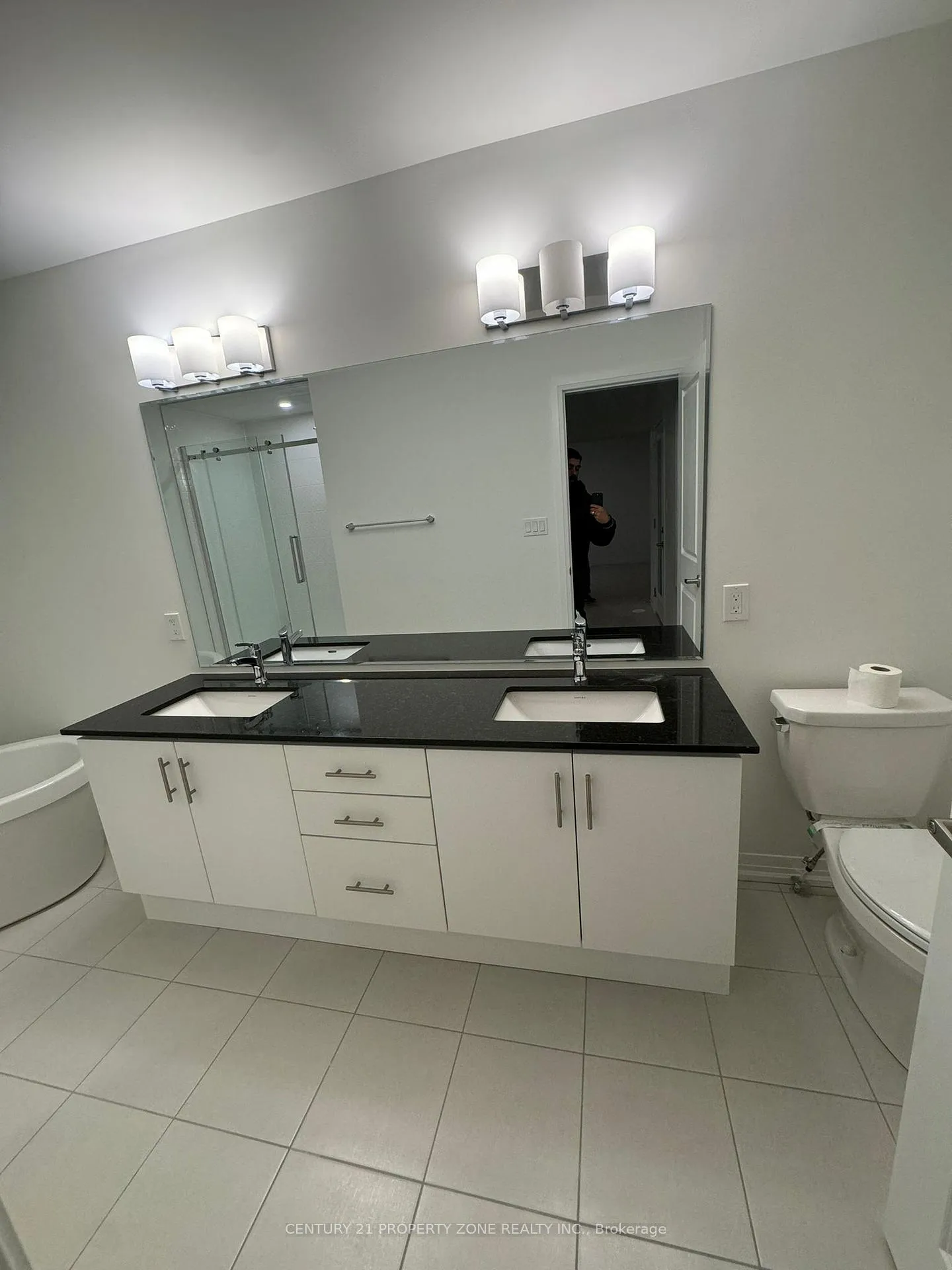 Photo 17 of Unit upper, 2 Timber fall Drive, Brampton, Northwest Brampton — HOMEH
