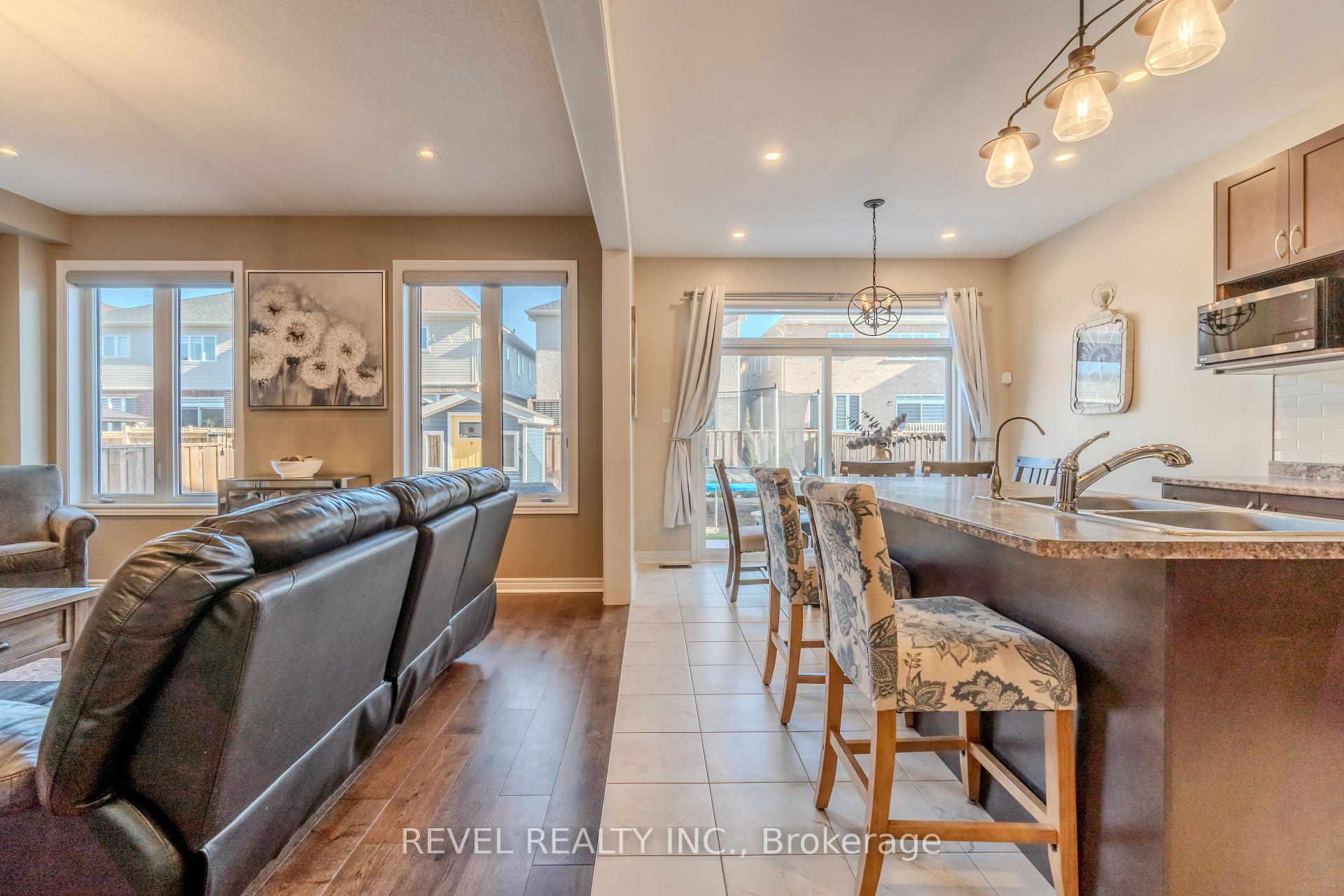 Photo 5 of 50 Barlow Place, Brant, Paris — HOMEH