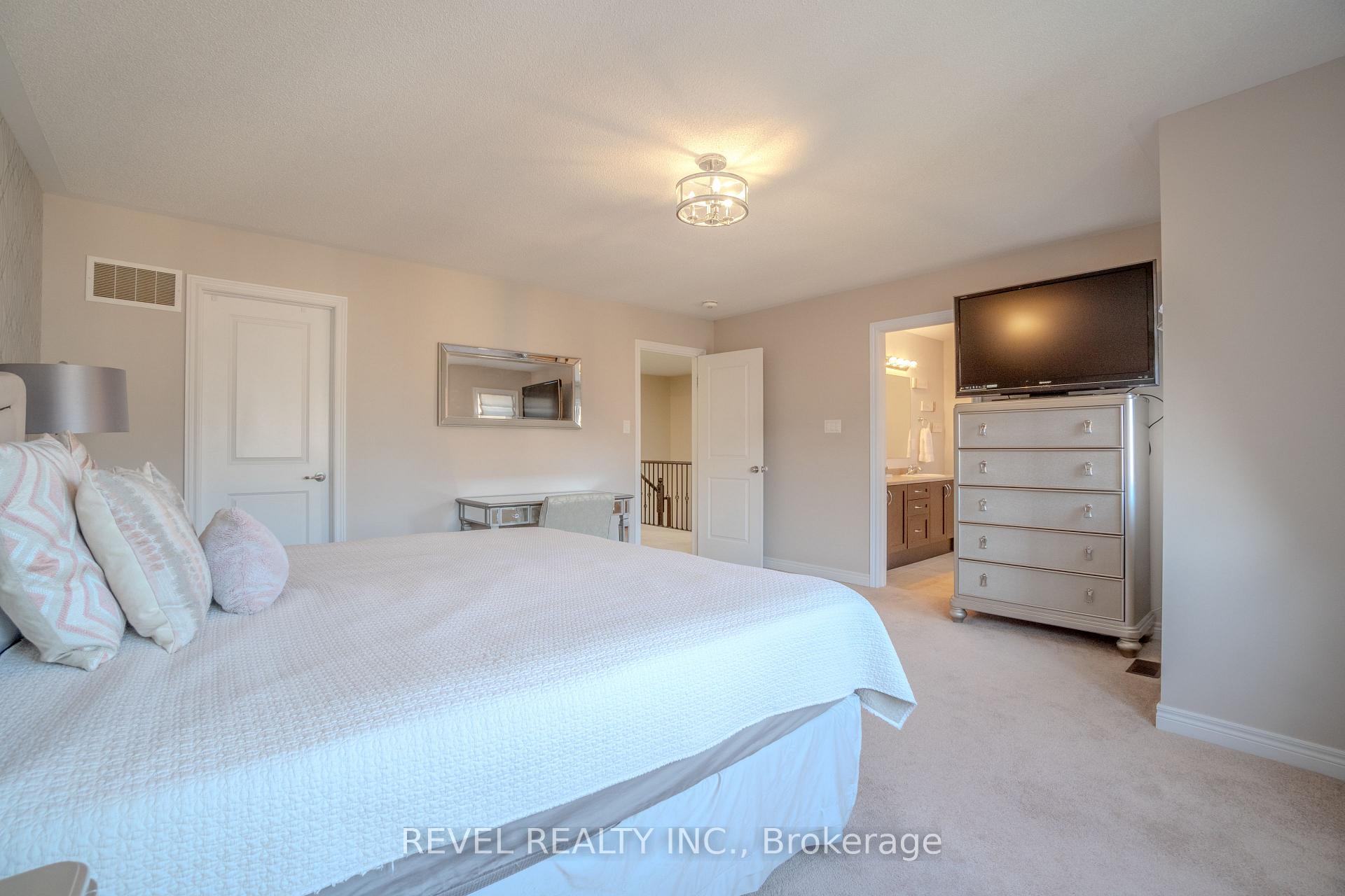 Photo 13 of 50 Barlow Place, Brant, Paris — HOMEH