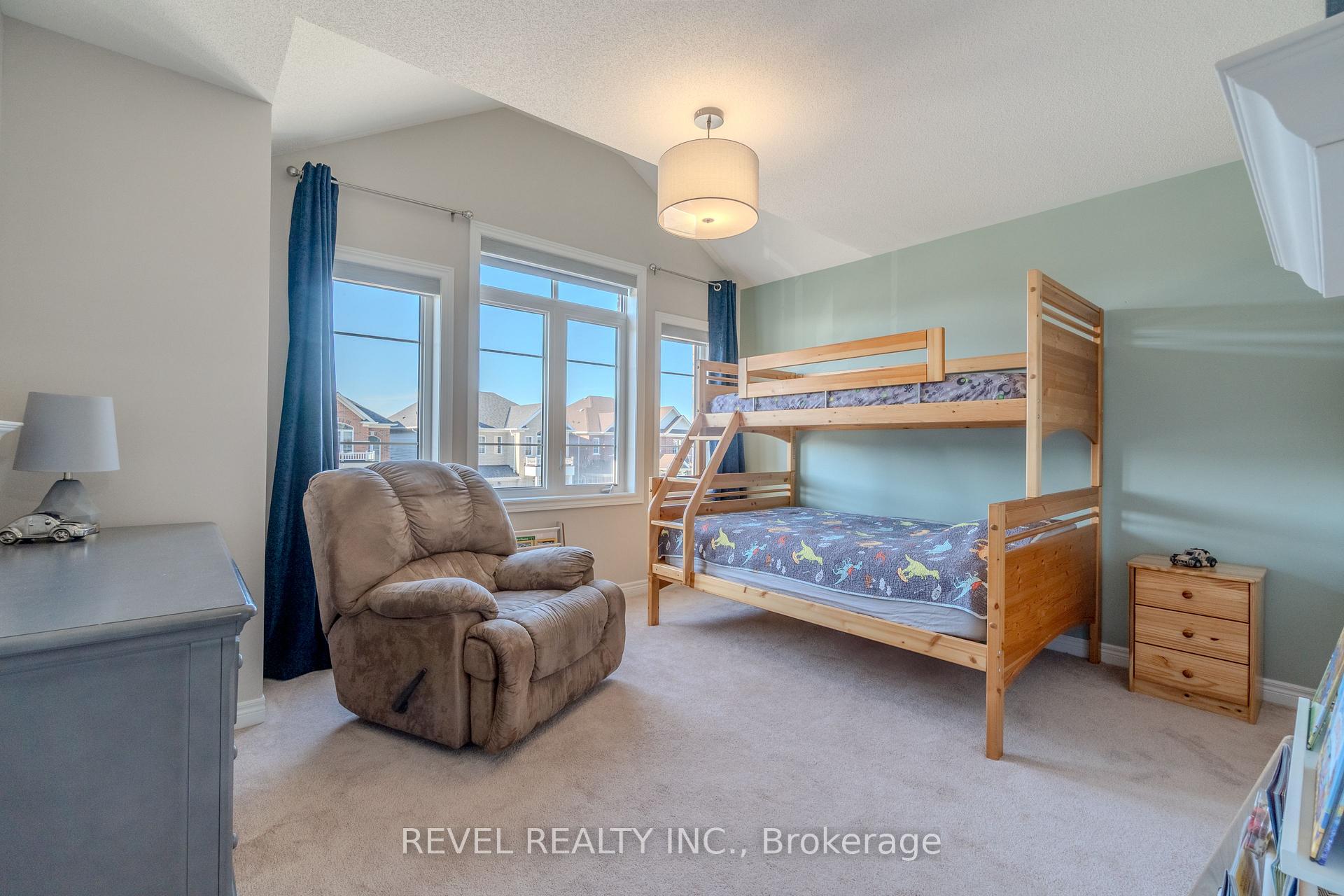 Photo 16 of 50 Barlow Place, Brant, Paris — HOMEH