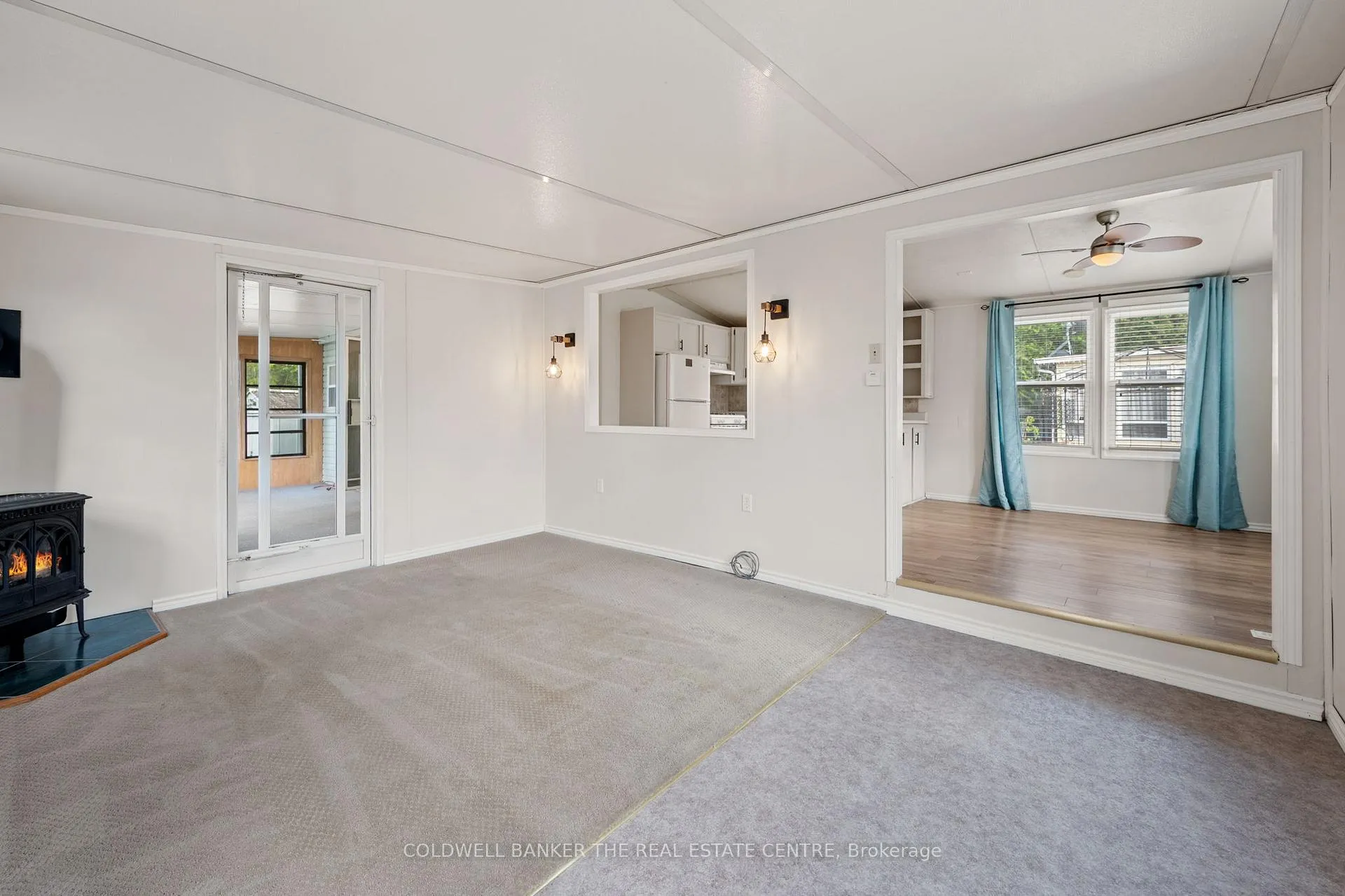 Photo 3 of Unit 327, 285 Crydermans Side Road, Georgina, Baldwin — HOMEH