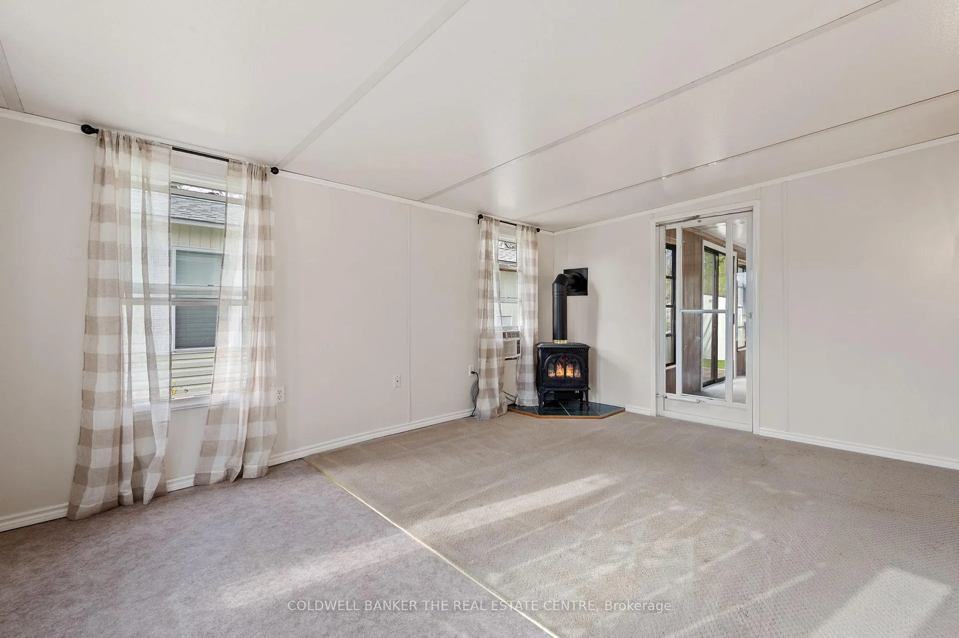Photo 4 of Unit 327, 285 Crydermans Side Road, Georgina, Baldwin — HOMEH