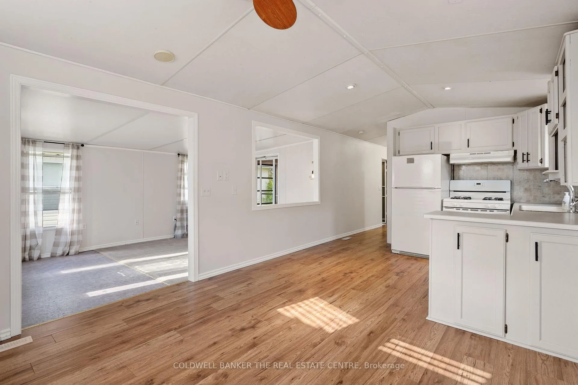 Photo 6 of Unit 327, 285 Crydermans Side Road, Georgina, Baldwin — HOMEH