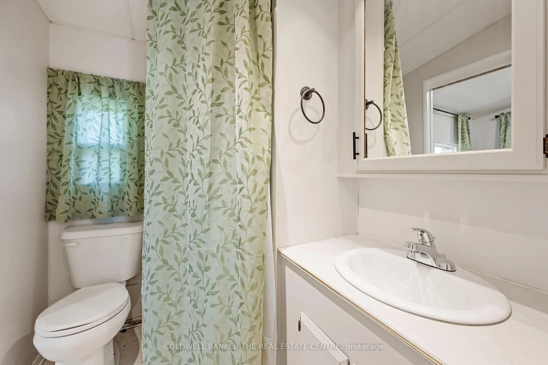 Photo 13 of Unit 327, 285 Crydermans Side Road, Georgina, Baldwin — HOMEH