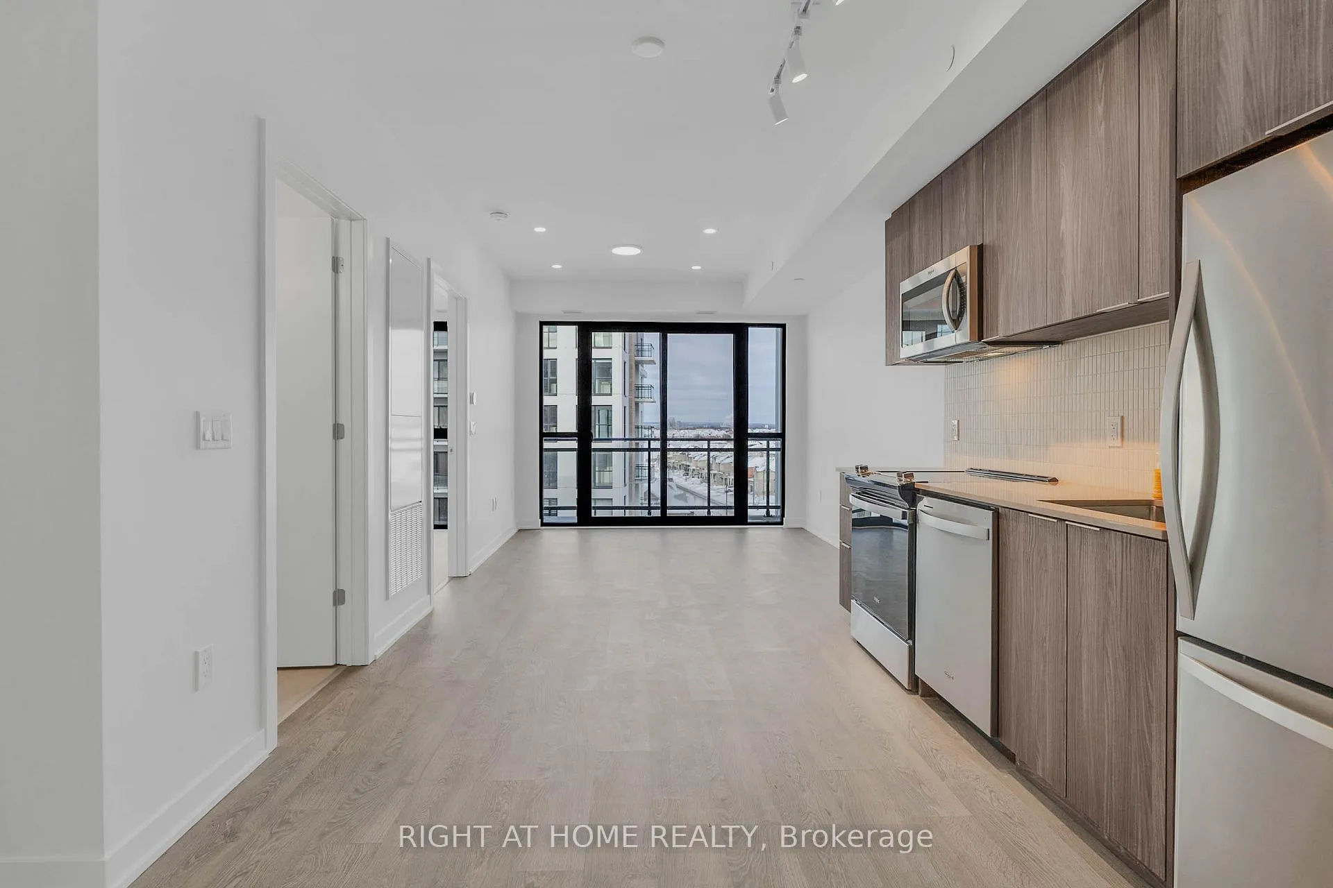 Photo 1 of Unit 607, 750 Whitlock Avenue, Milton, Cobban — HOMEH