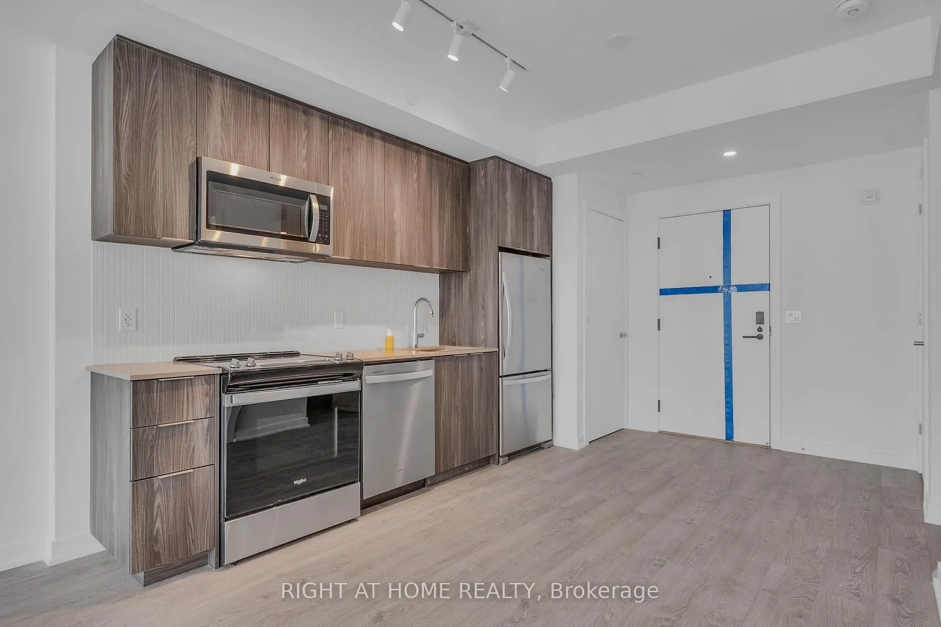 Photo 7 of Unit 607, 750 Whitlock Avenue, Milton, Cobban — HOMEH