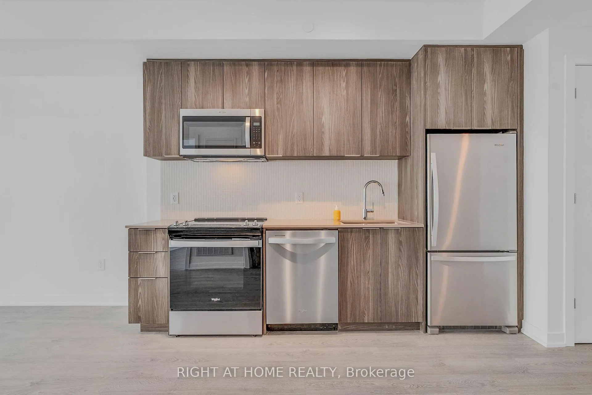 Photo 8 of Unit 607, 750 Whitlock Avenue, Milton, Cobban — HOMEH