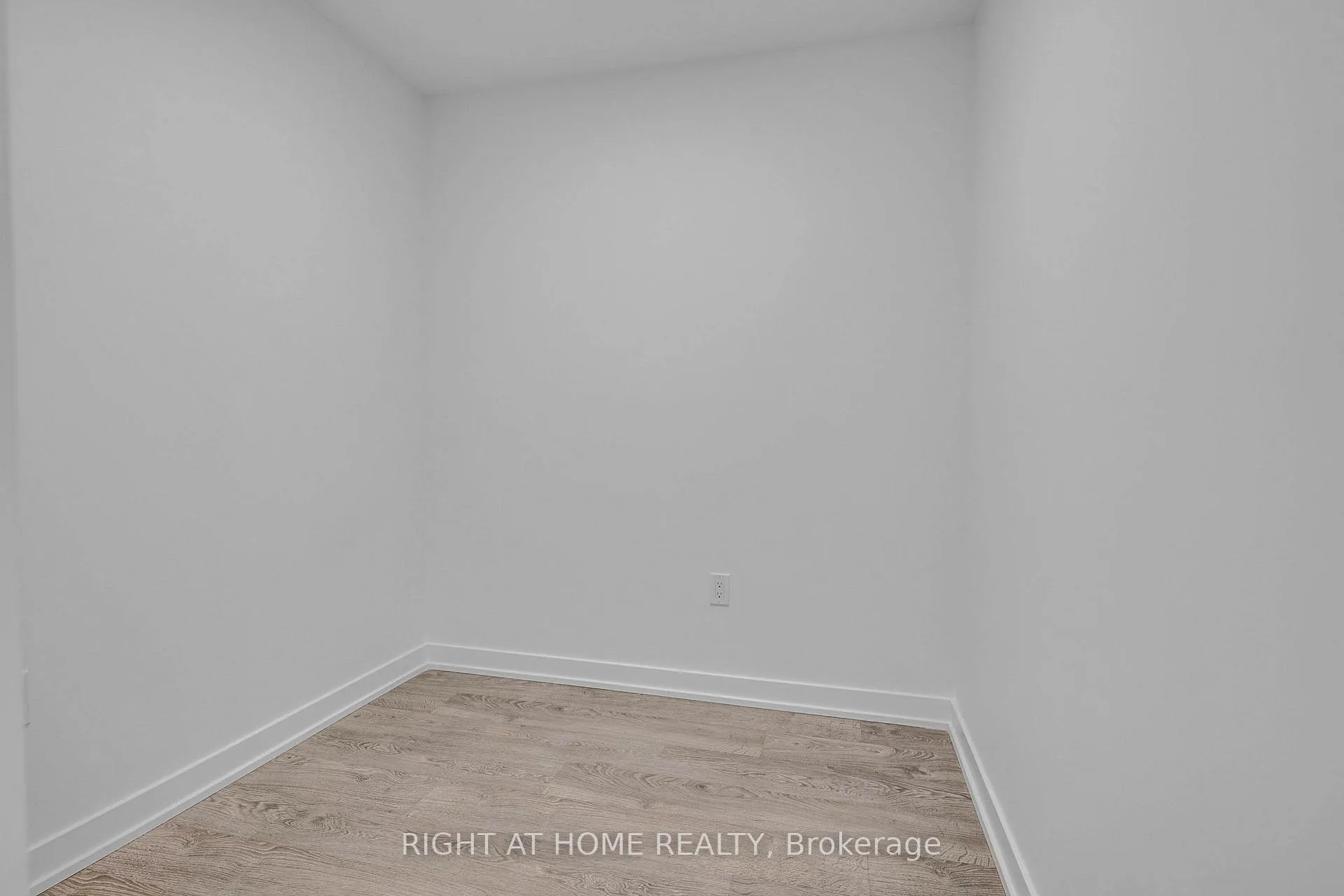 Photo 14 of Unit 607, 750 Whitlock Avenue, Milton, Cobban — HOMEH