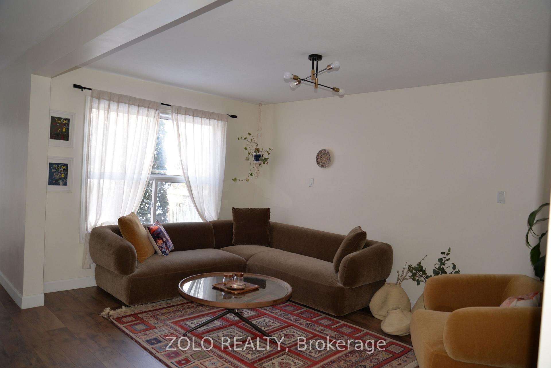 Photo 4 of Unit Upper, 32 Amberview Drive, Georgina, Keswick South — HOMEH
