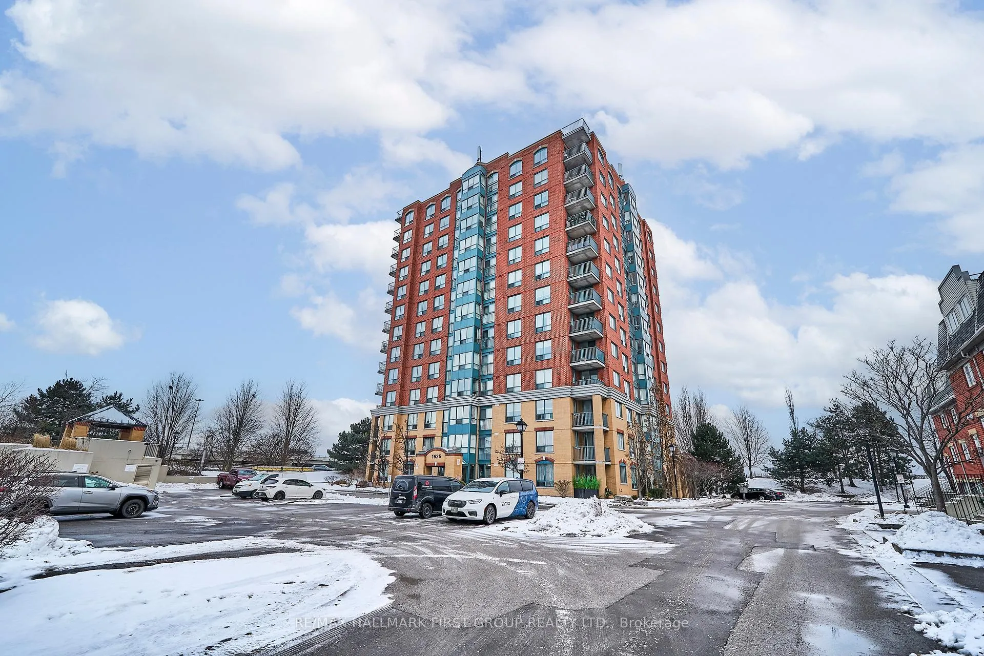 Photo 1 of Unit 801, 1625 Pickering Parkway, Pickering, Village East — HOMEH