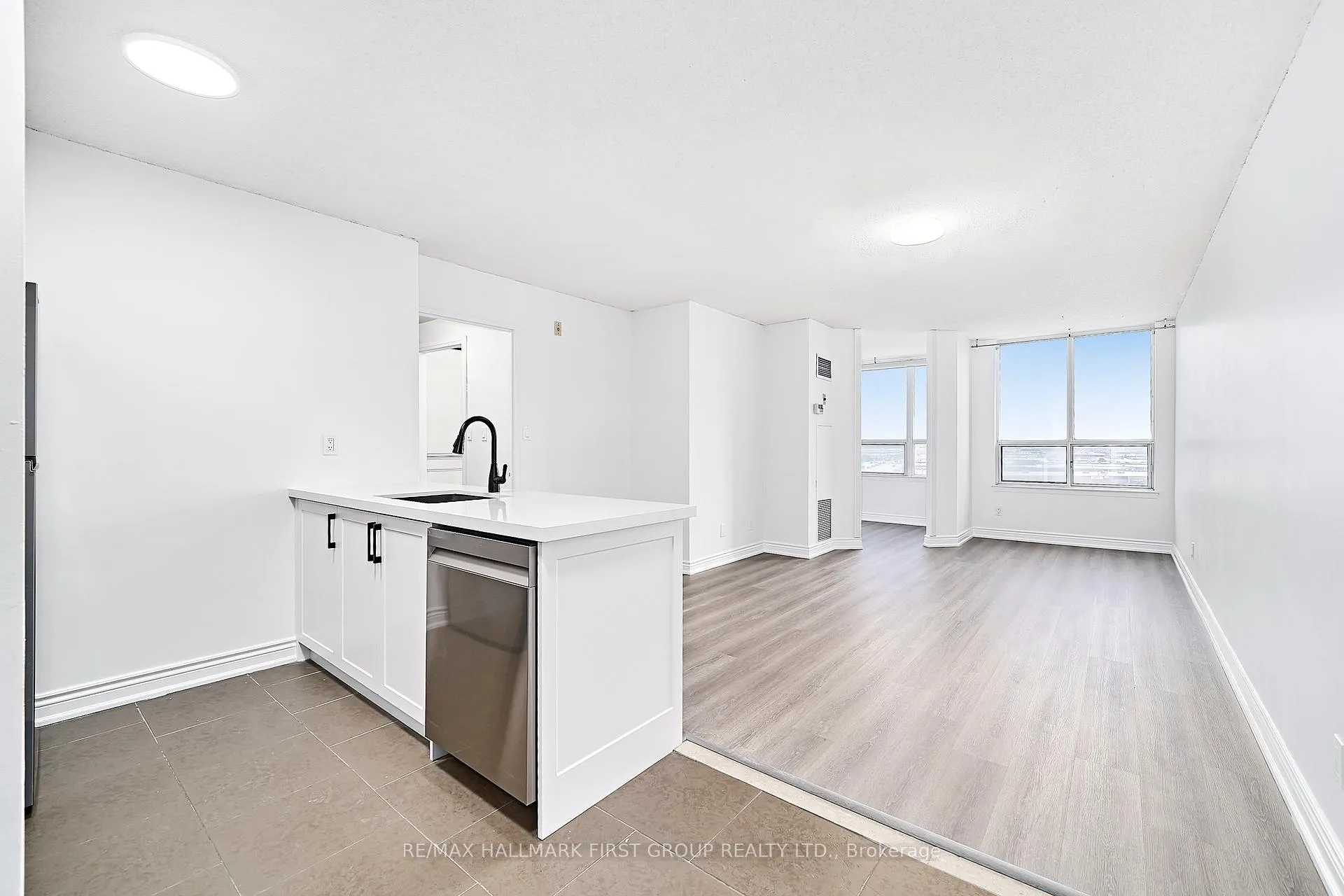 Photo 7 of Unit 801, 1625 Pickering Parkway, Pickering, Village East — HOMEH