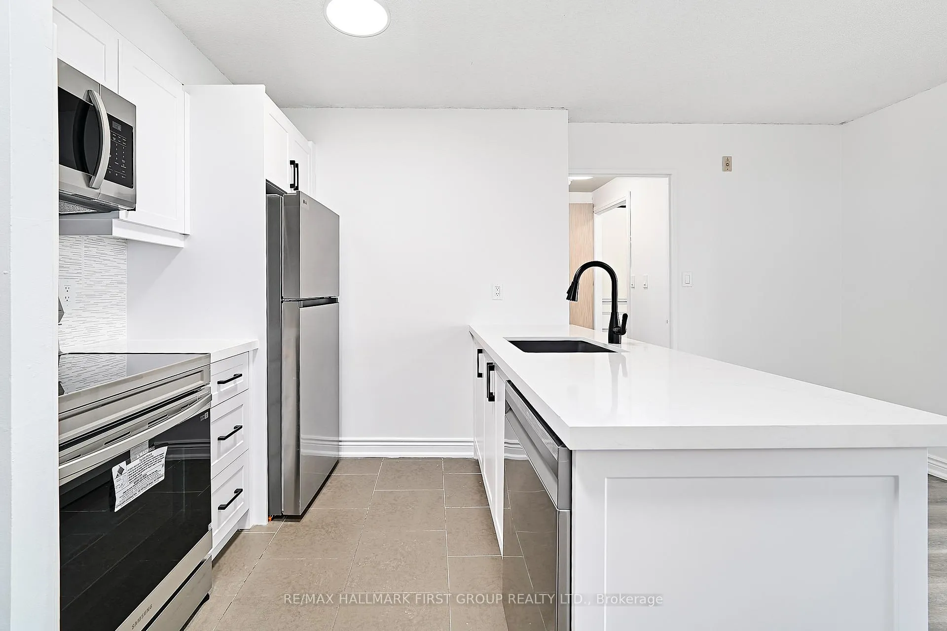 Photo 8 of Unit 801, 1625 Pickering Parkway, Pickering, Village East — HOMEH