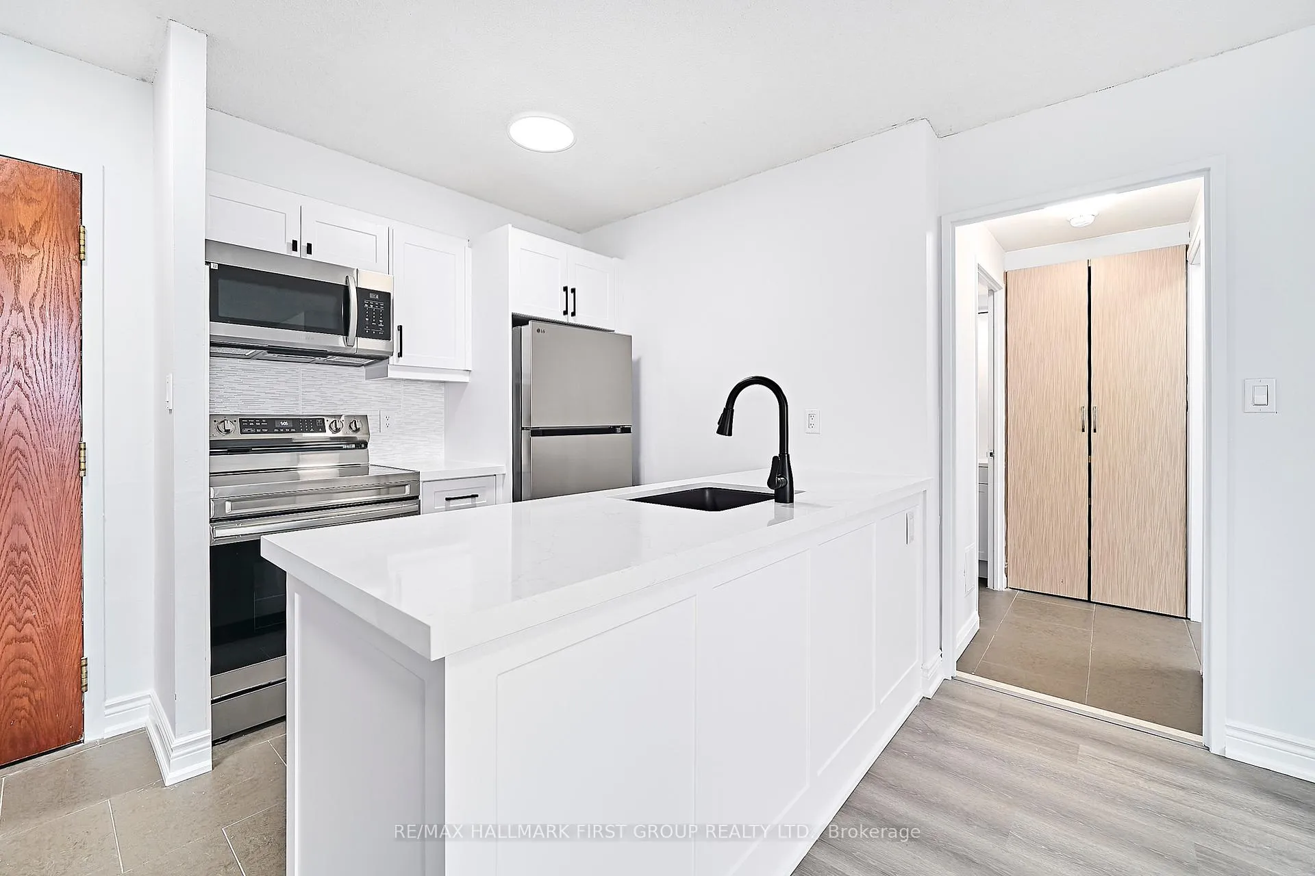 Photo 9 of Unit 801, 1625 Pickering Parkway, Pickering, Village East — HOMEH