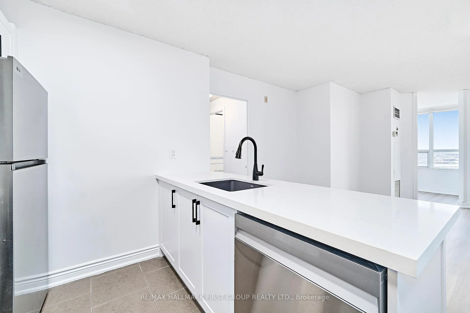 Photo 11 of Unit 801, 1625 Pickering Parkway, Pickering, Village East — HOMEH