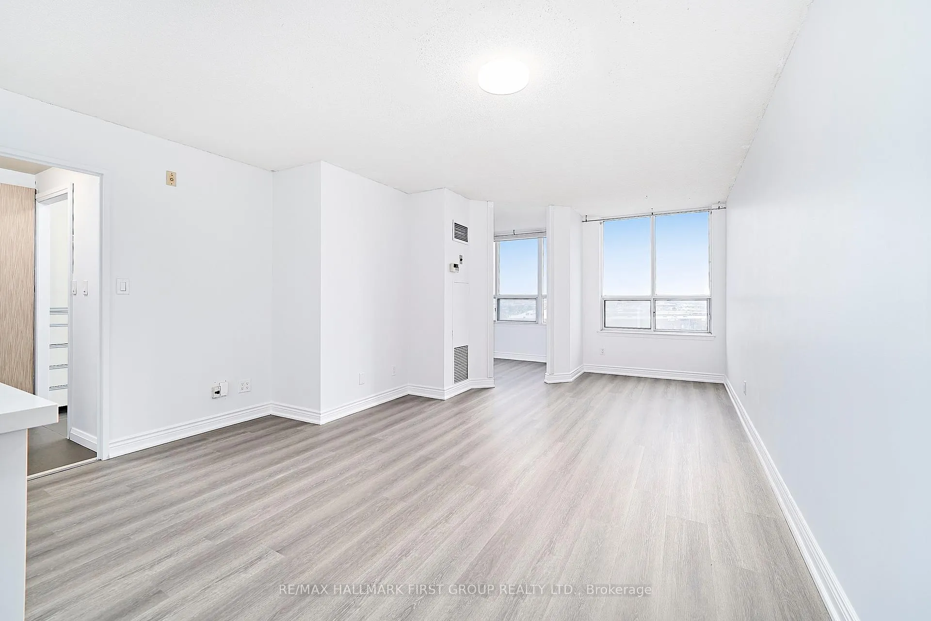 Photo 14 of Unit 801, 1625 Pickering Parkway, Pickering, Village East — HOMEH