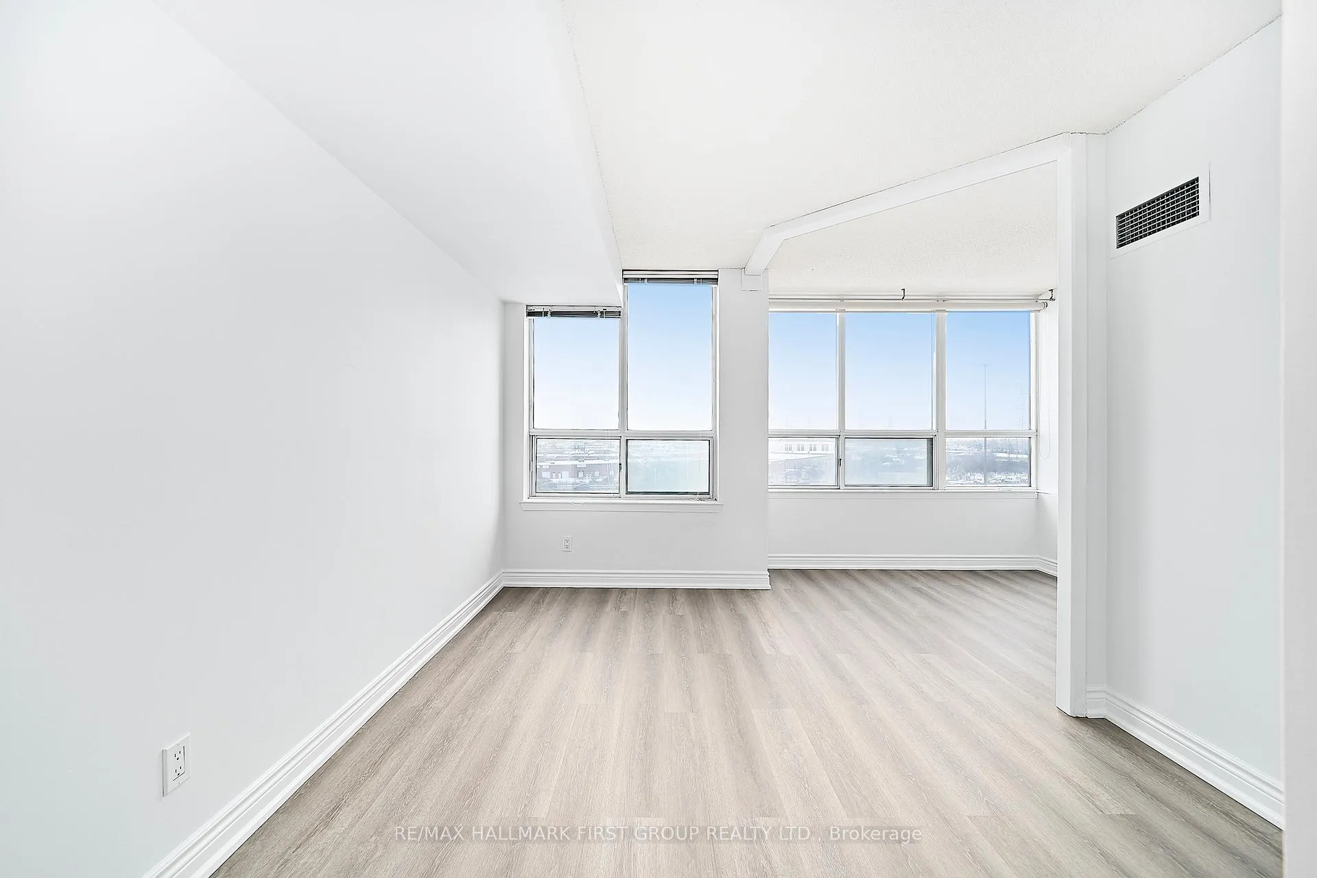 Photo 23 of Unit 801, 1625 Pickering Parkway, Pickering, Village East — HOMEH