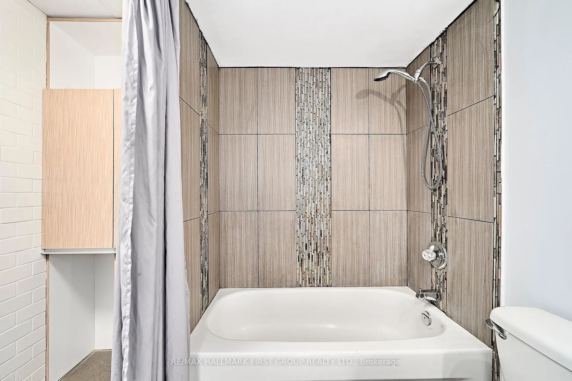 Photo 28 of Unit 801, 1625 Pickering Parkway, Pickering, Village East — HOMEH