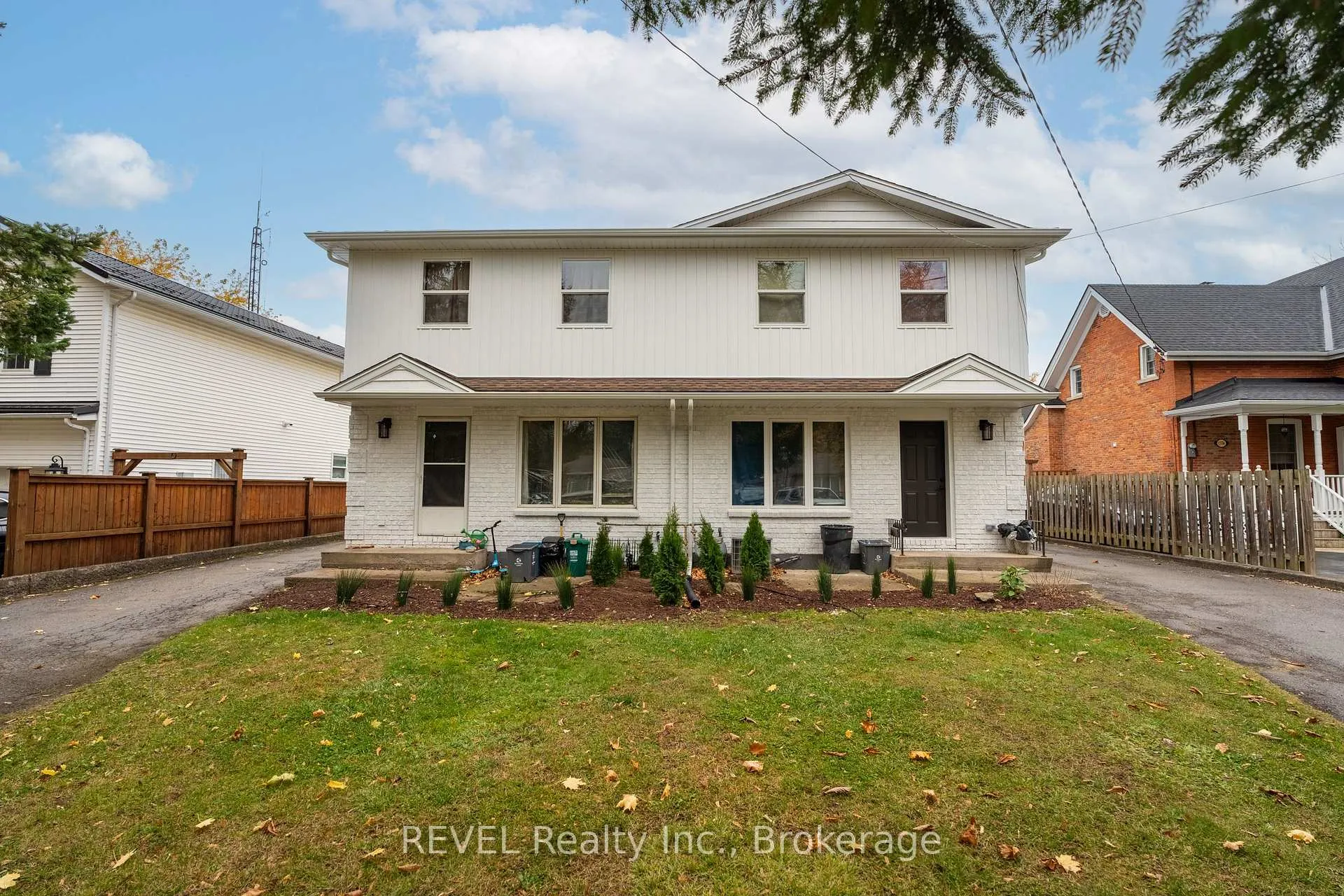 Photo 2 of Unit 2, 1372 Haist St, Pelham, Fonthill — HOMEH