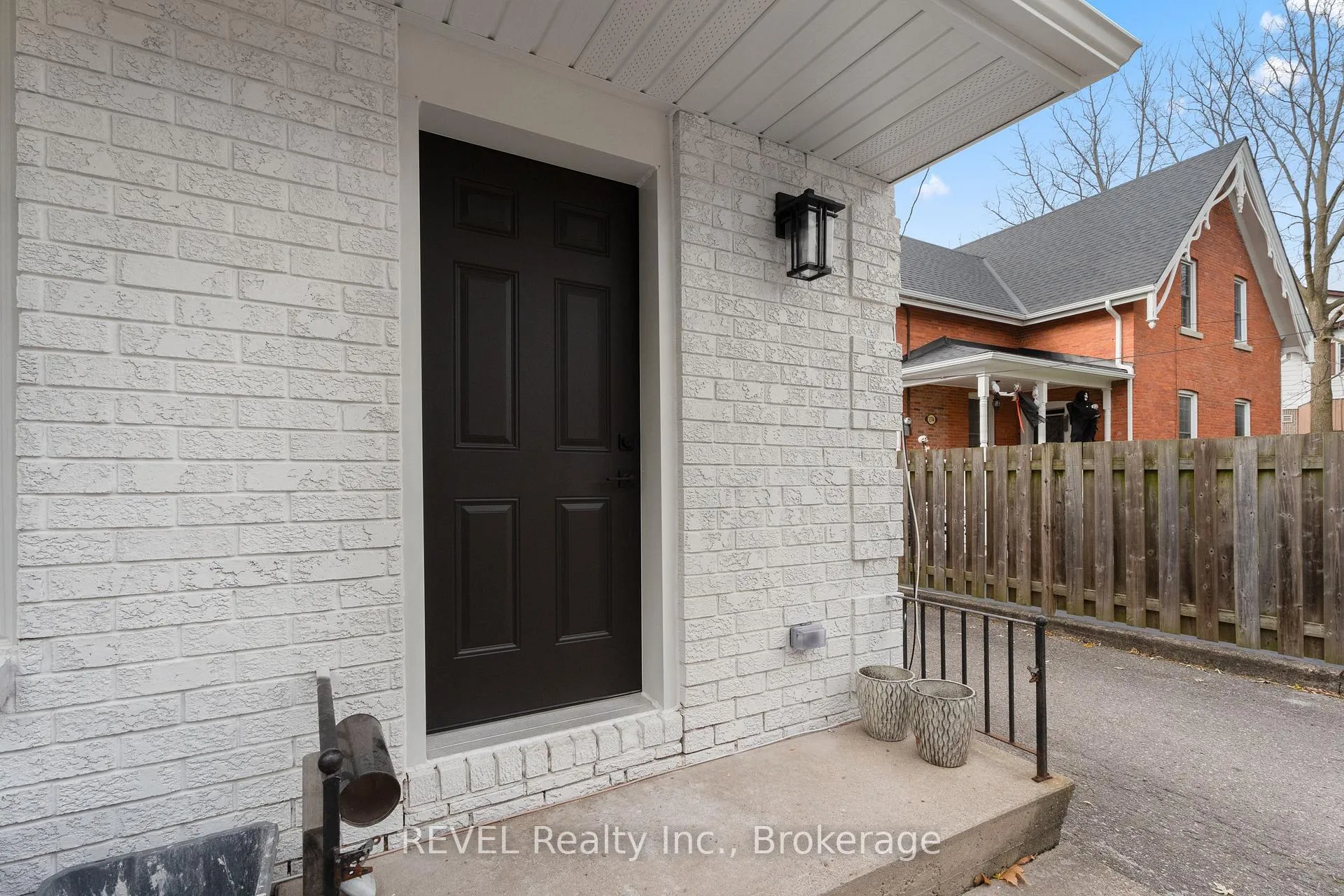 Photo 4 of Unit 2, 1372 Haist St, Pelham, Fonthill — HOMEH